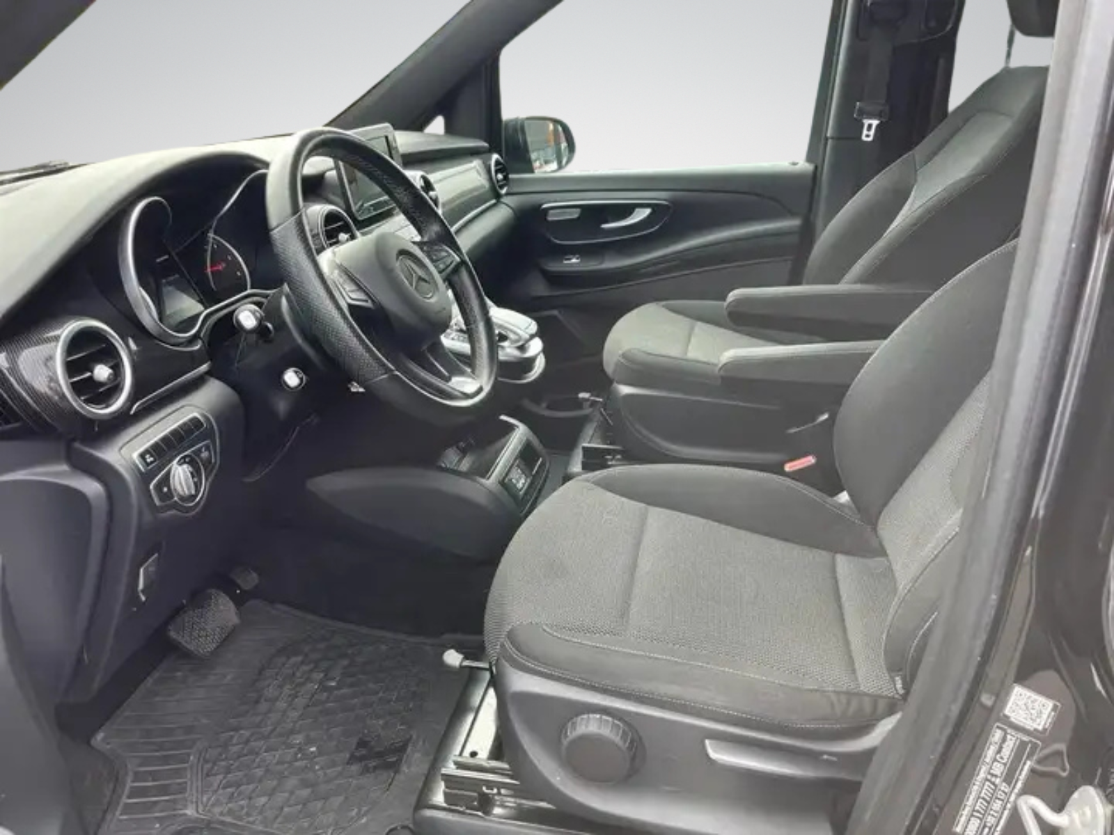 Mercedes-Benz V 220 d 4-Matic//GPS-CLIM-CAPTEURS-SIEGES CHAUFFANTS//
