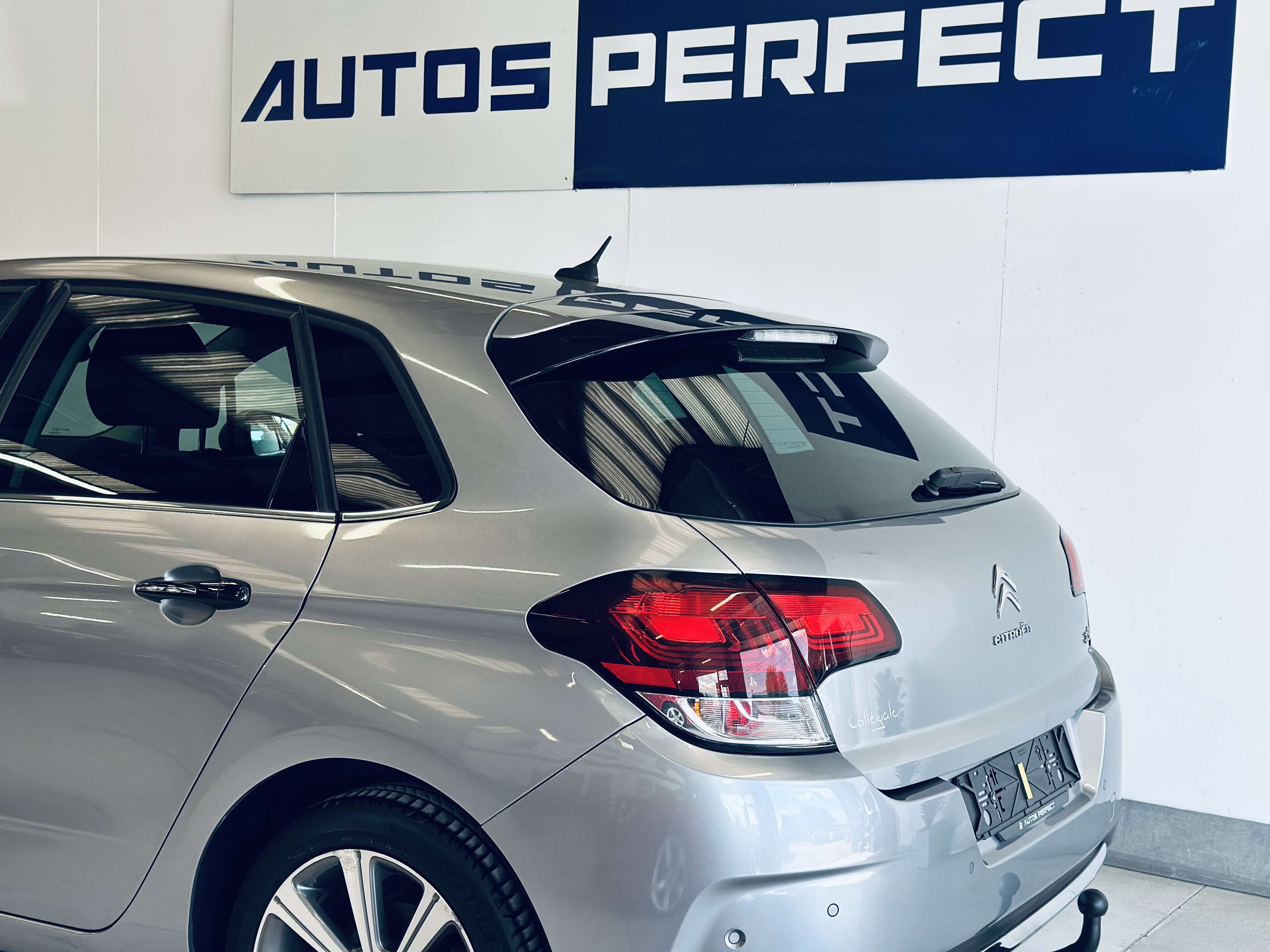 Citroen C4 1.2 BOITE AUTO PDC NAVI CLIM BIZONE CRUISE BLUETOOTH ISOFIX ATTACHE REM GROS ENTRETIEN FAIT + NEW COURROIE