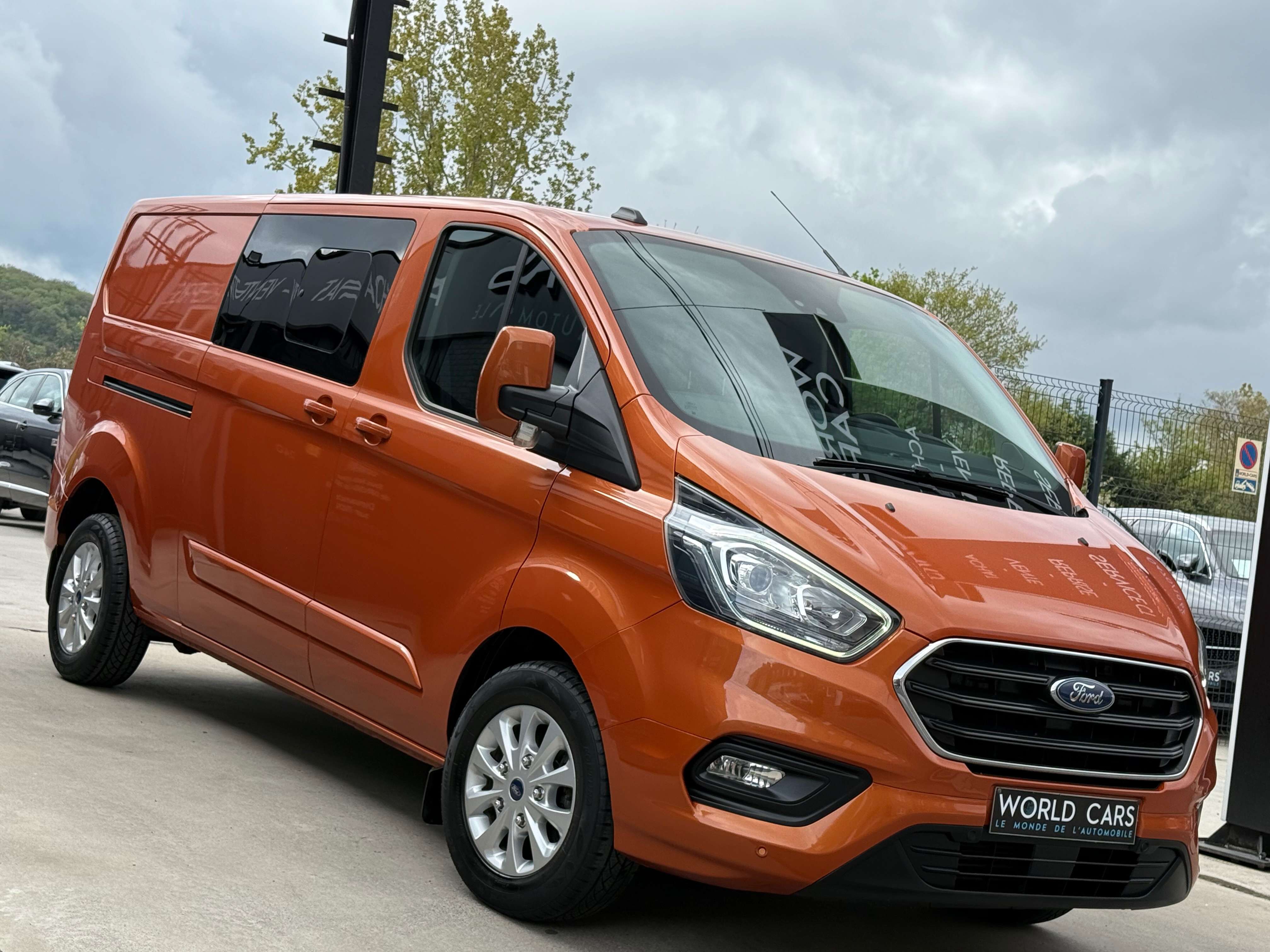 Ford Transit Custom 2.0 TDCi L2H1 170CV LONG CHASSIS - TVAC*BTWIN BOITE AUTO - BLIS - LINE ASS. - NAVIGATION - CAMERA - FULL OPTION