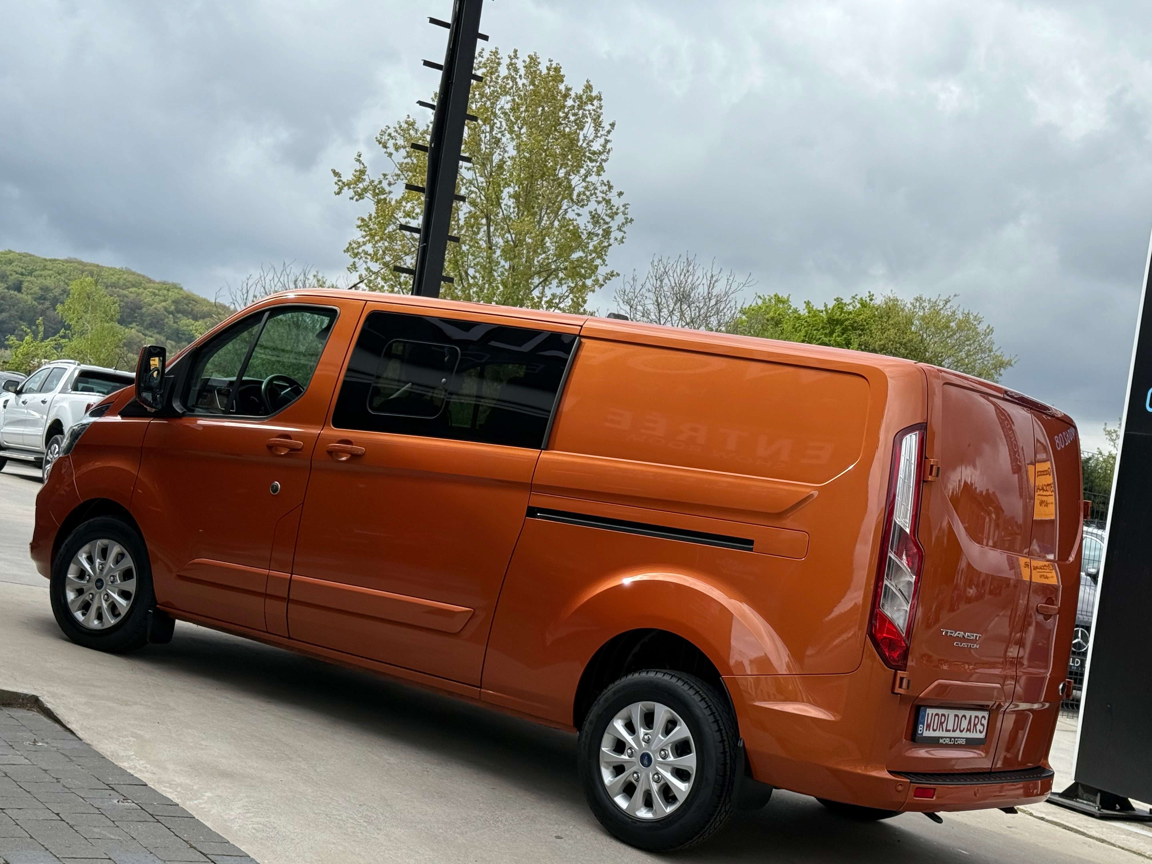 Ford Transit Custom 2.0 TDCi L2H1 170CV LONG CHASSIS - TVAC*BTWIN BOITE AUTO - BLIS - LINE ASS. - NAVIGATION - CAMERA - FULL OPTION