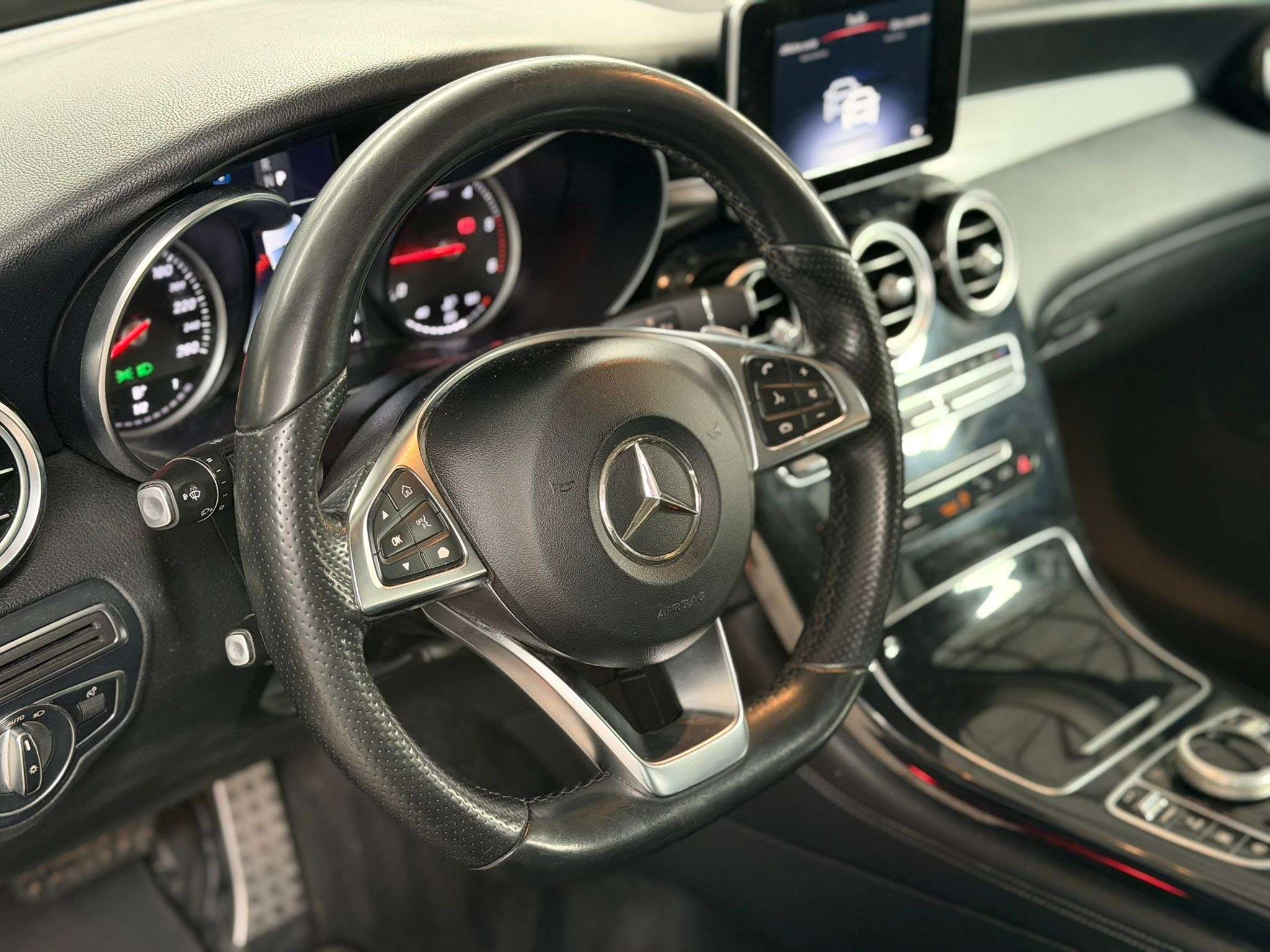 Mercedes-Benz GLC 220 d 4-Matic * PACK AMG * GPS * LED * RADAR * GARANTIE