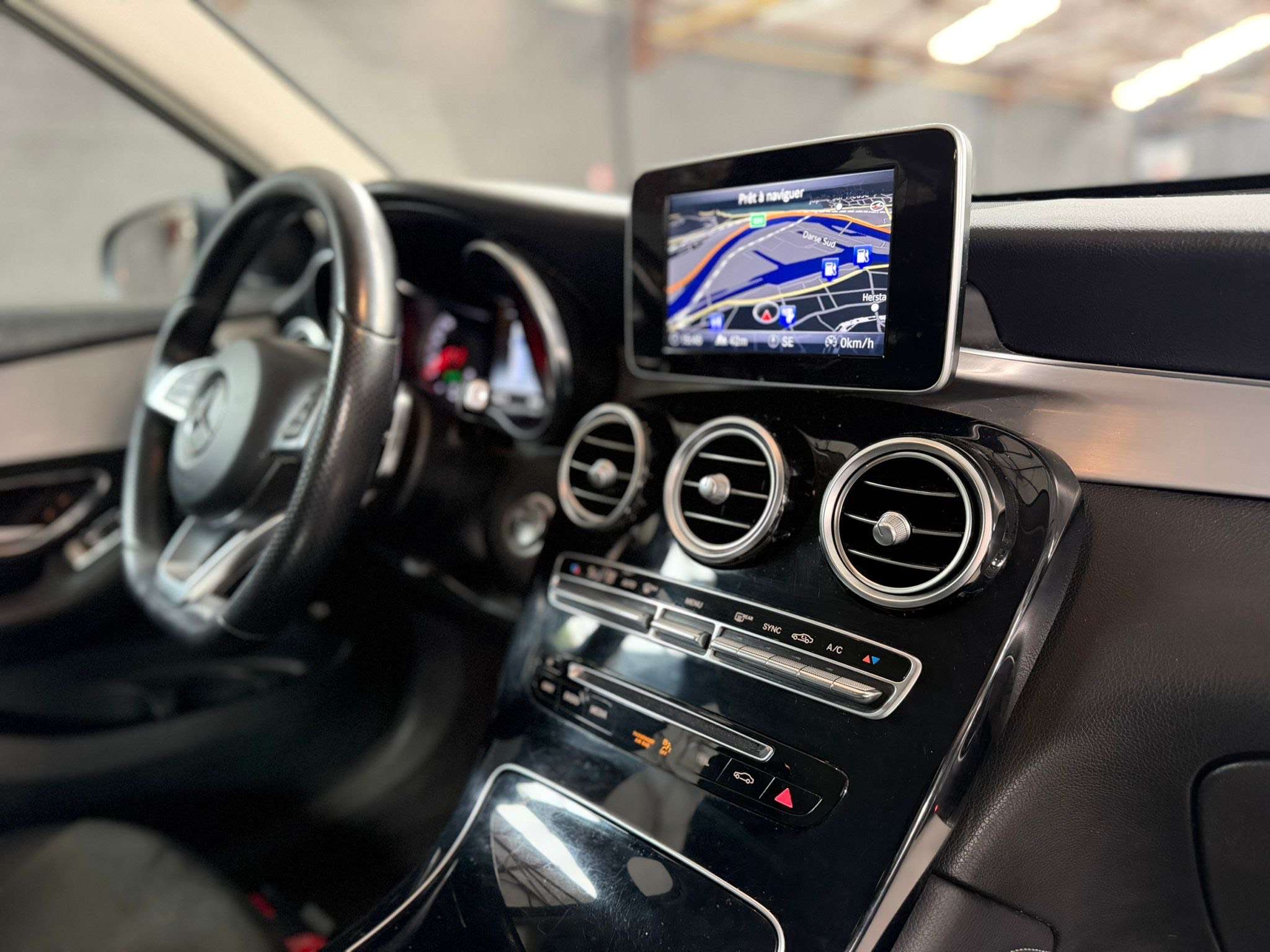 Mercedes-Benz GLC 220 d 4-Matic * PACK AMG * GPS * LED * RADAR * GARANTIE