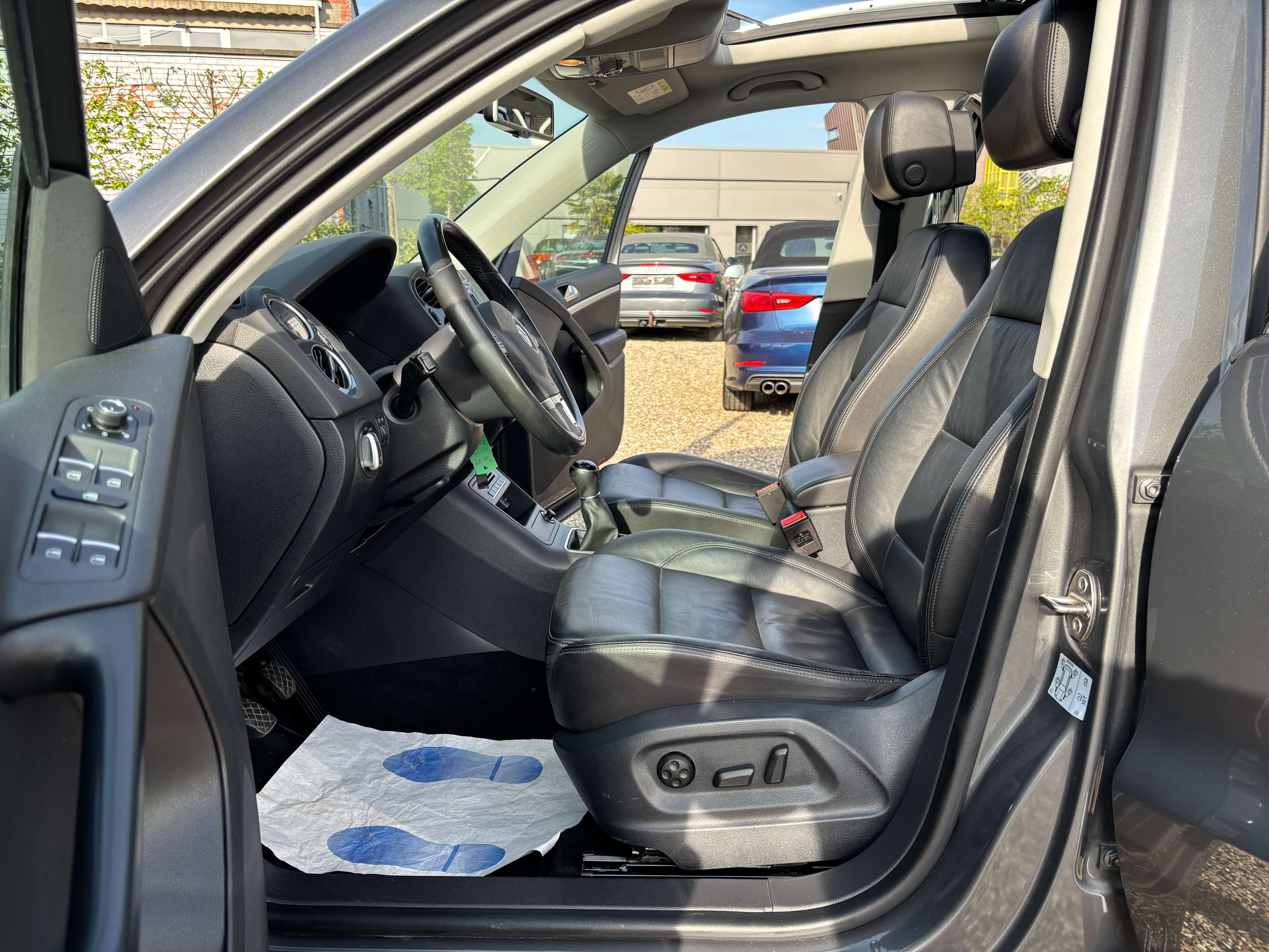 Volkswagen Tiguan 2.0 TDi *TOIT OUV+PANO*SIEGE CHAUFF*1ER PROPRIO*GARANTIE*