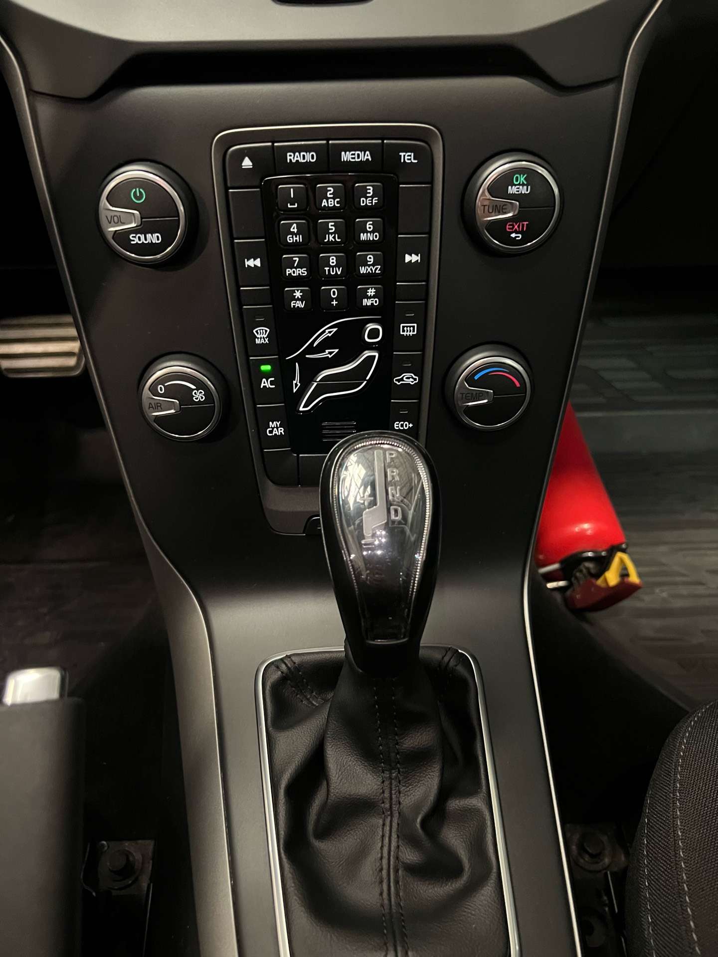 Volvo V40 1.5 T2 R-Design Geartronic *NEUF*GARANTIE 2 ANS*