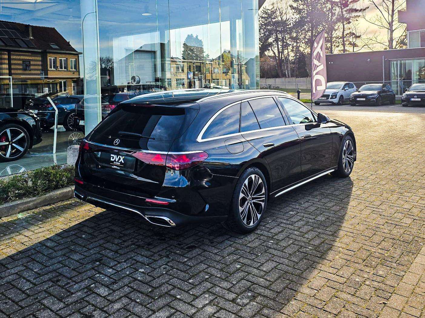 Mercedes-Benz E 200 Hybrid AMG Adv/Burmester/Camera/Keyless/20m Gar