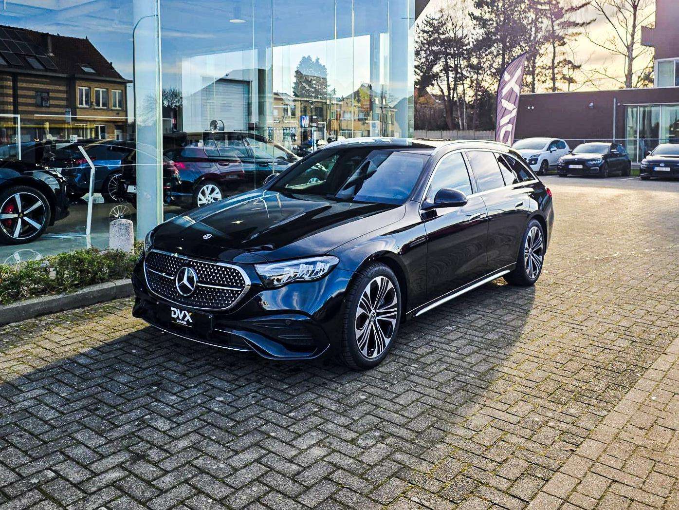 Mercedes-Benz E 200 Hybrid AMG Adv/Burmester/Camera/Keyless/20m Gar
