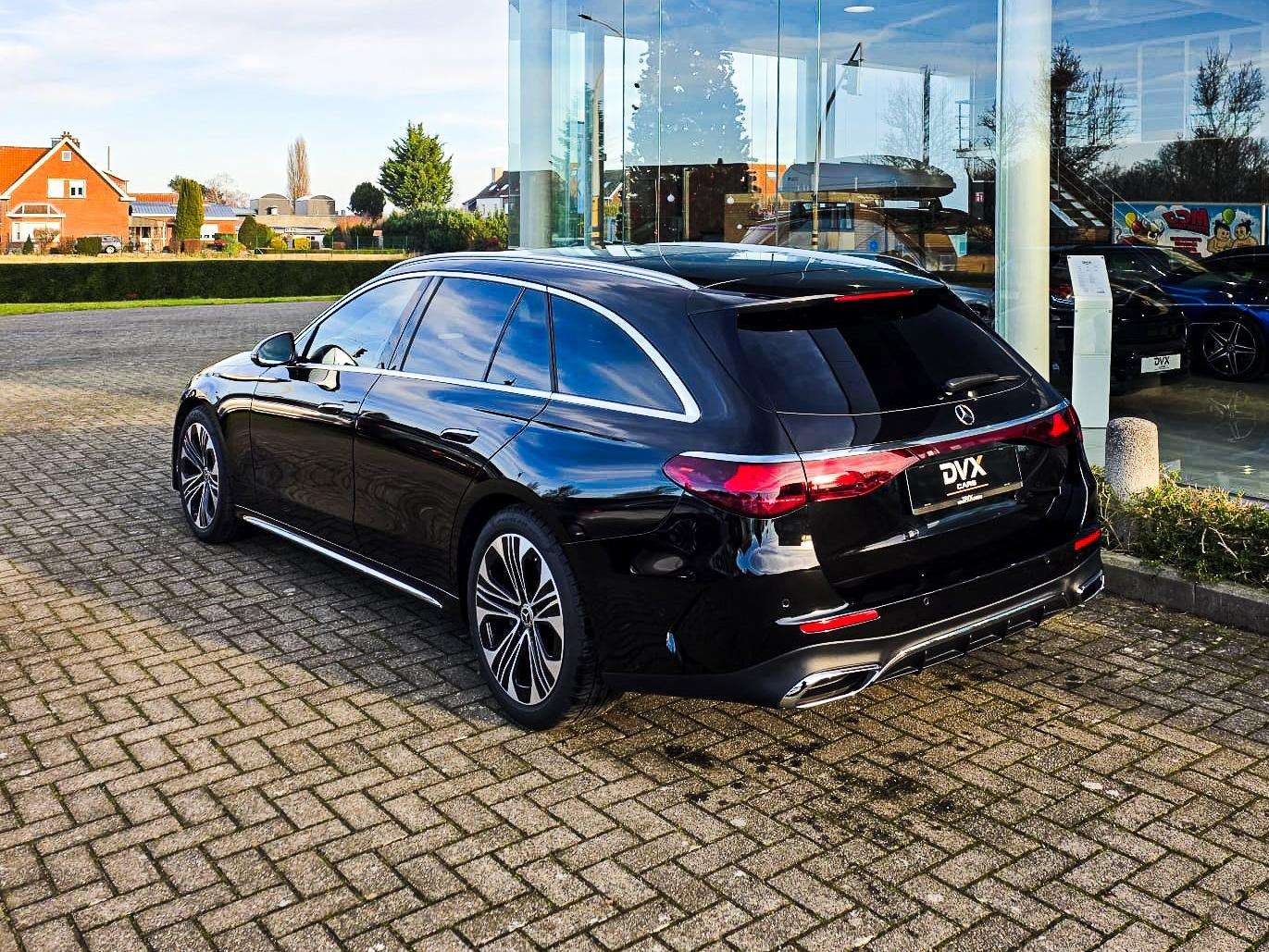 Mercedes-Benz E 200 Hybrid AMG Adv/Burmester/Camera/Keyless/20m Gar