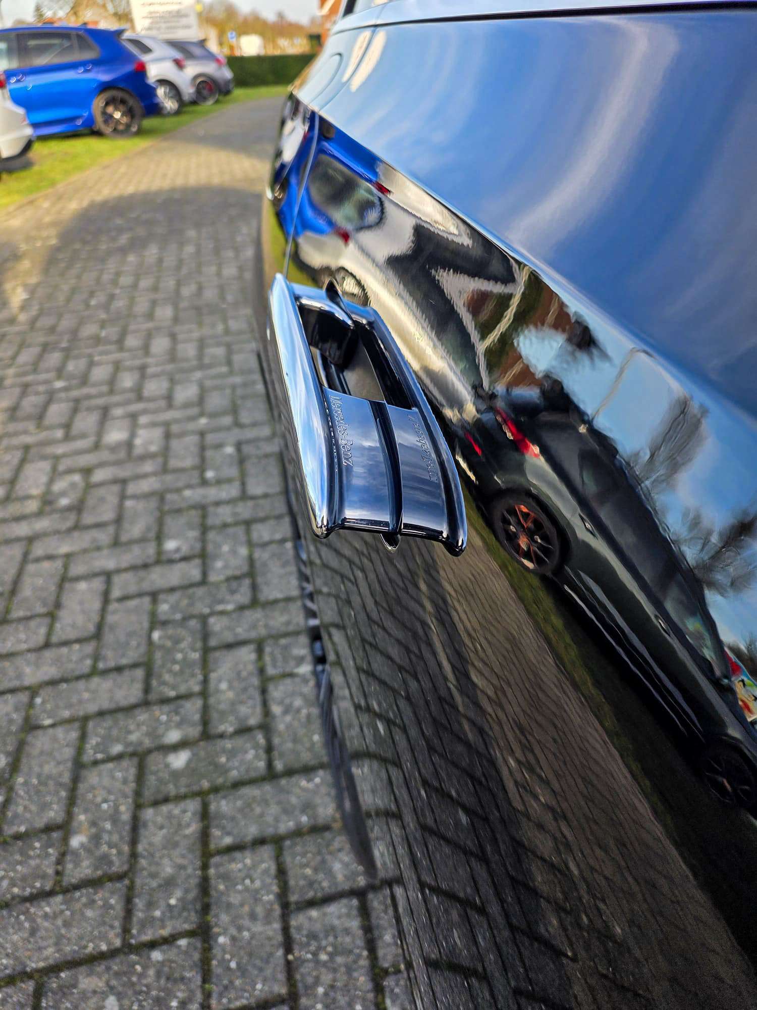 Mercedes-Benz E 200 Hybrid AMG Adv/Burmester/Camera/Keyless/20m Gar