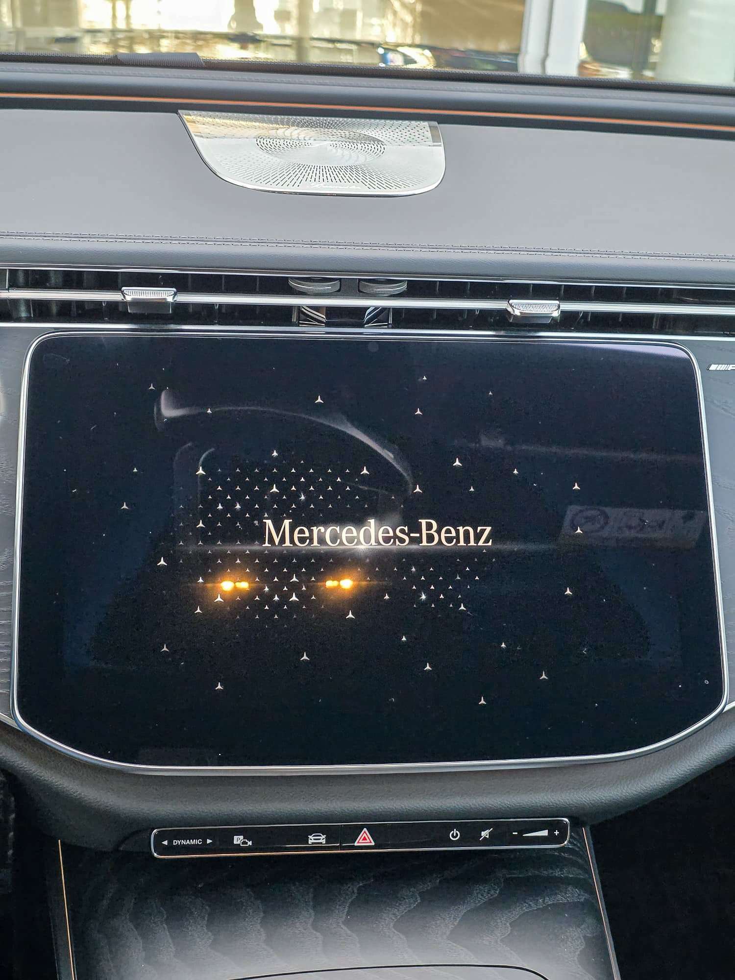 Mercedes-Benz E 200 Hybrid AMG Adv/Burmester/Camera/Keyless/20m Gar