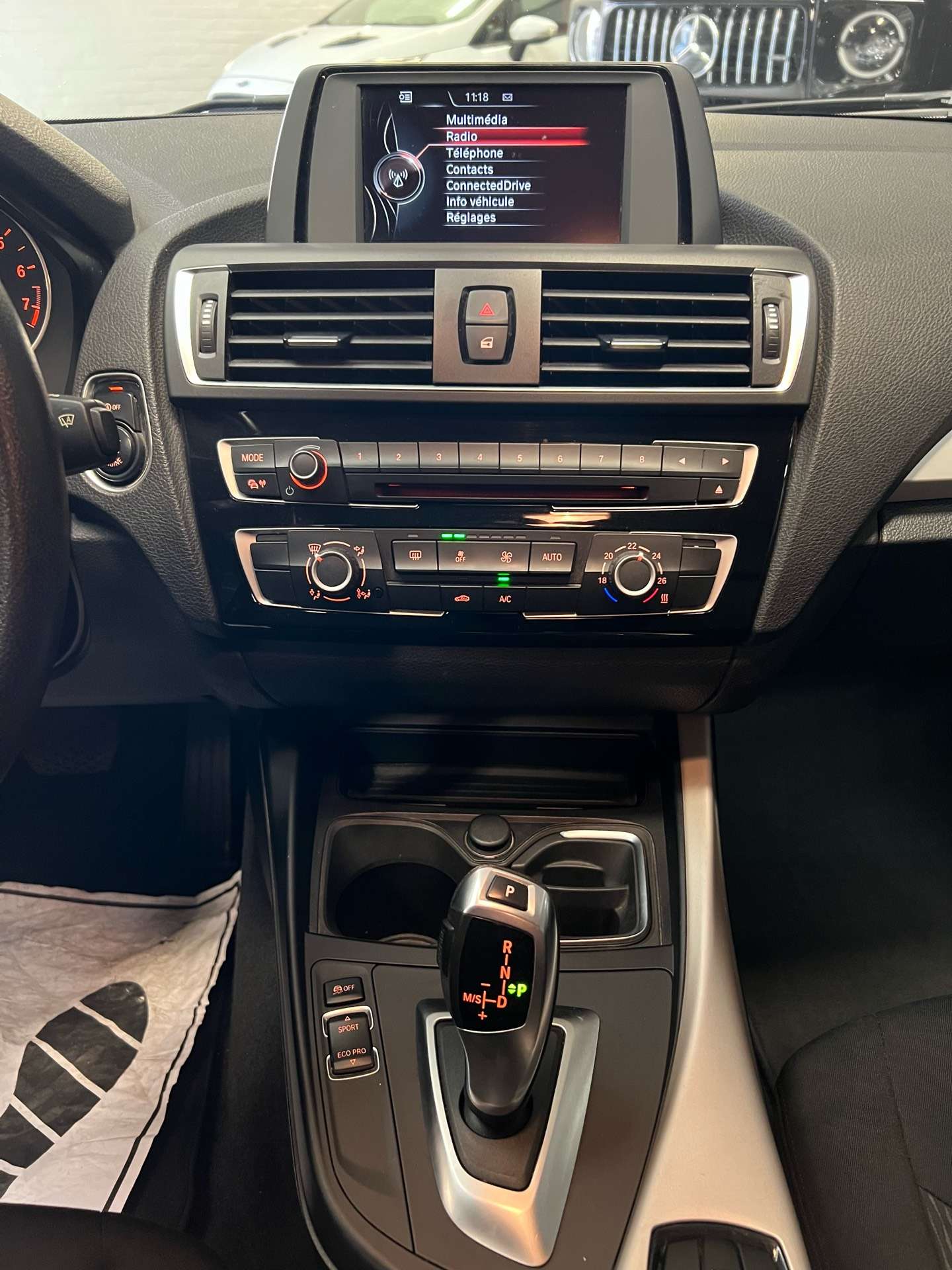 BMW 118 118i *5P*AUTO*CLIM*LED*JA*CAPTEURS*GARANTIE*
