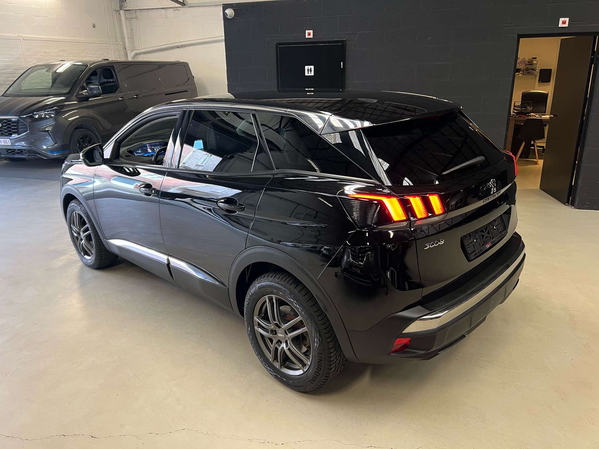 Peugeot 3008 1.5 BlueHDi Allure*AUTO*NAVI*LED*COCKPIT*GARANT*