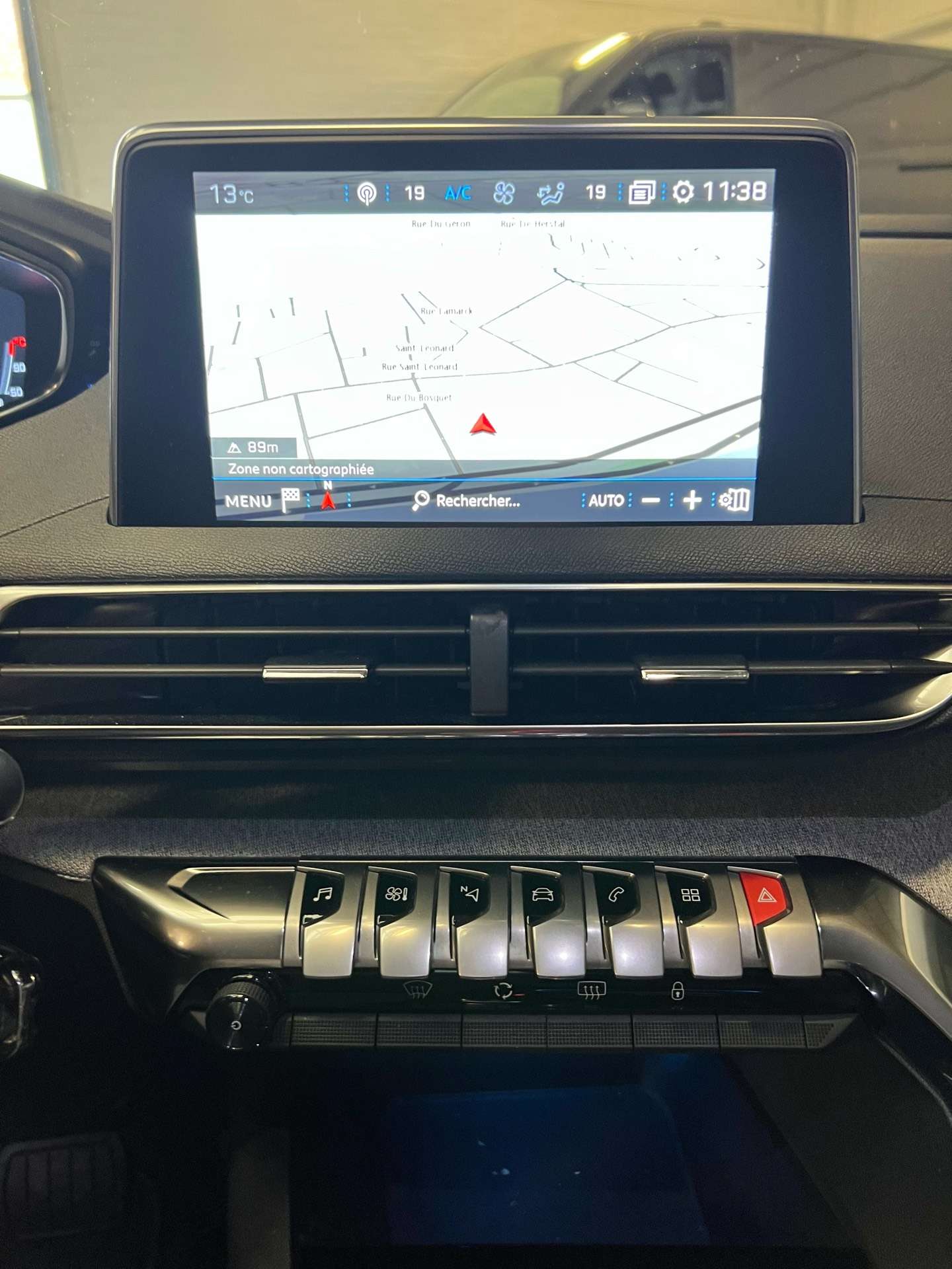 Peugeot 3008 1.5 BlueHDi Allure*AUTO*NAVI*LED*COCKPIT*GARANT*