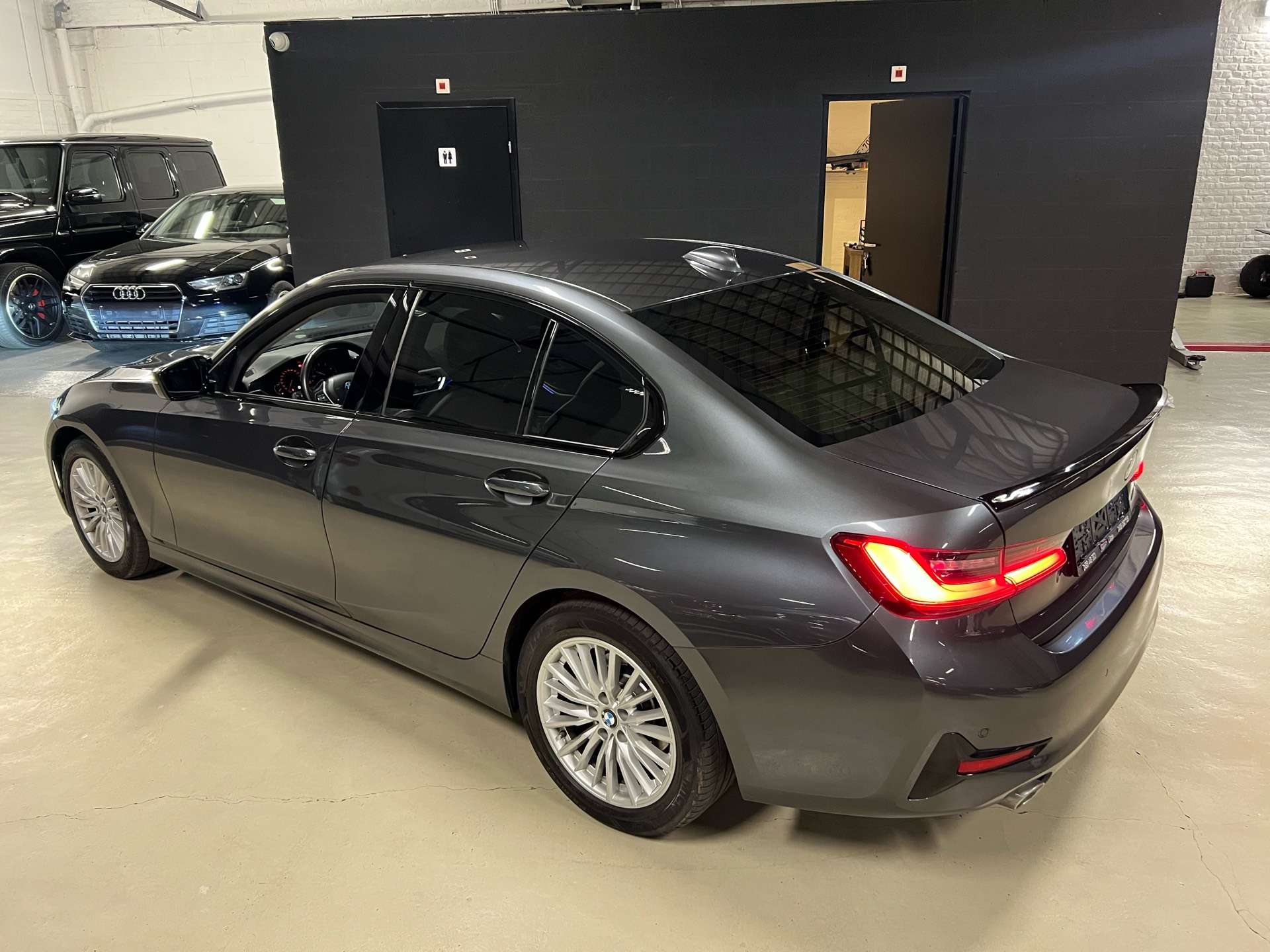 BMW 318 dA *SPORT*AUTO*NAVI*CARPLAY*PACK LIGHT*GARANT*