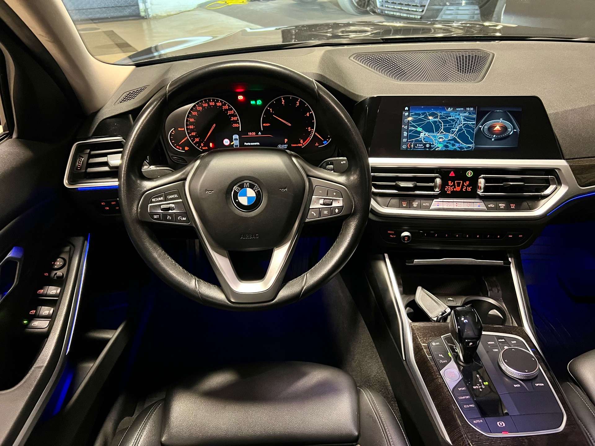 BMW 318 dA *SPORT*AUTO*NAVI*CARPLAY*PACK LIGHT*GARANT*