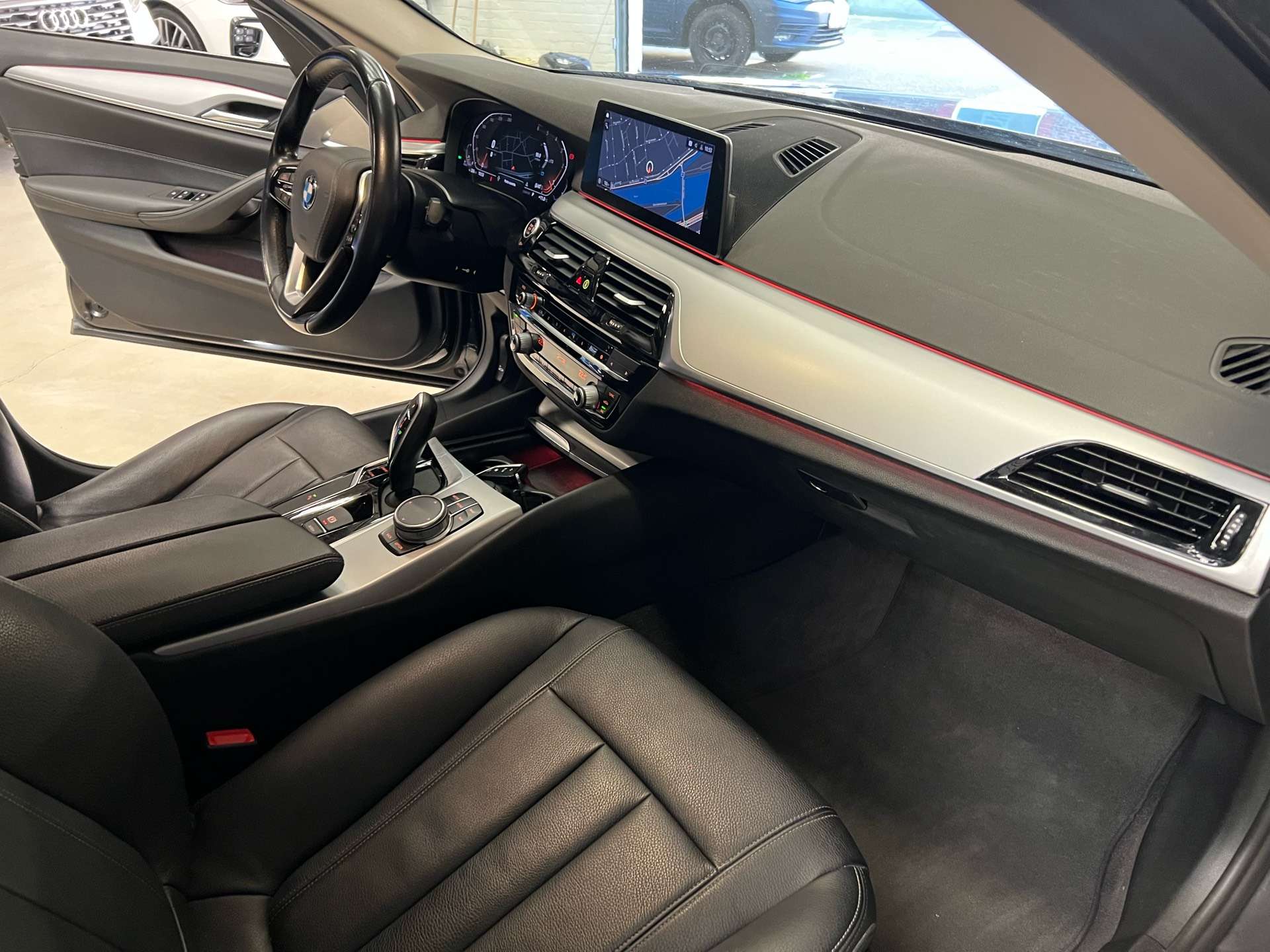 BMW 518 Touring dA *LED*CUIR*CAMERA*S CHAUF*GARANTIE