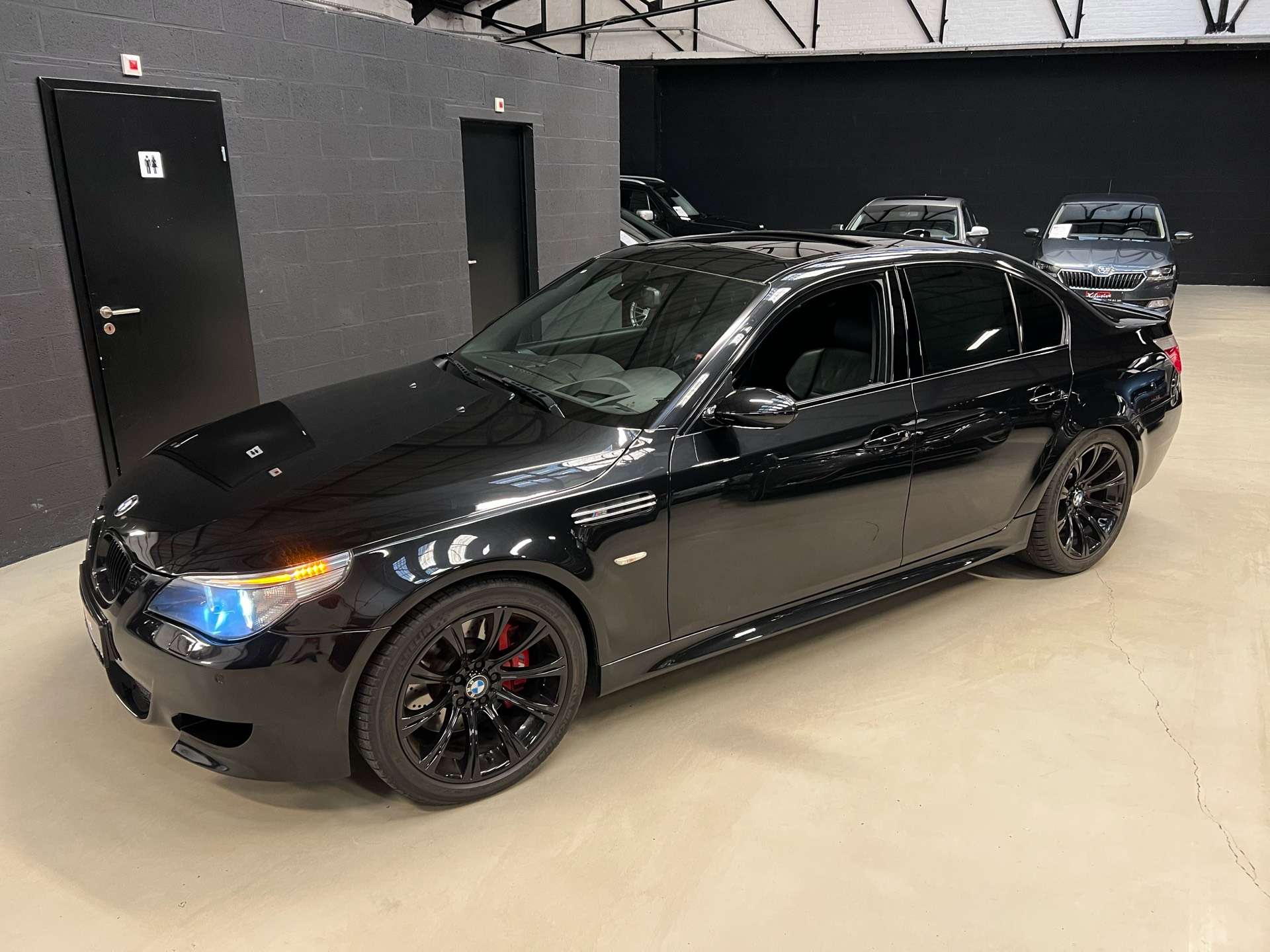 BMW M5 5.0i V10 40v SMG *REMISE COMPL A NEUF 25000€ FAC