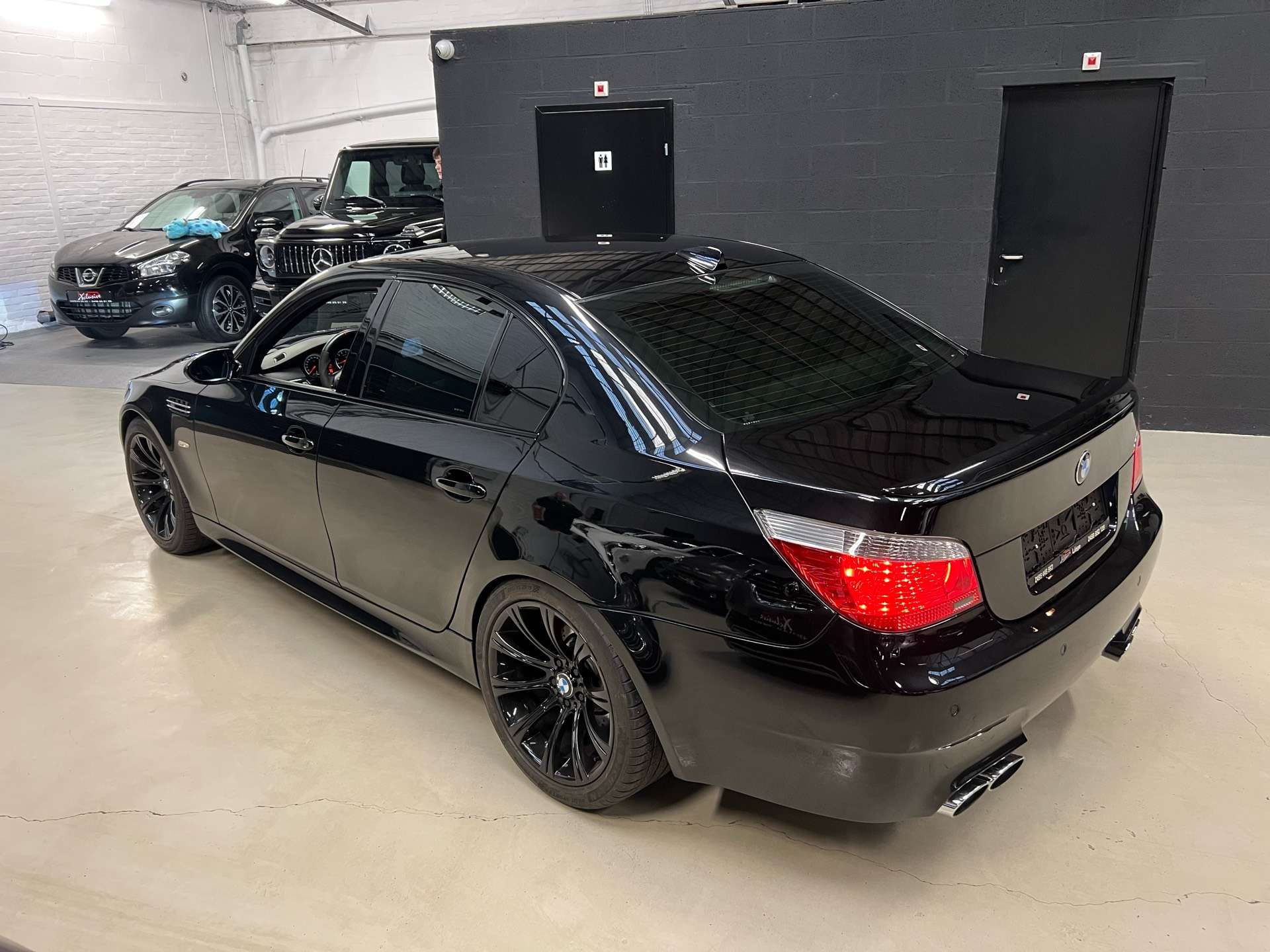 BMW M5 5.0i V10 40v SMG *REMISE COMPL A NEUF 25000€ FAC