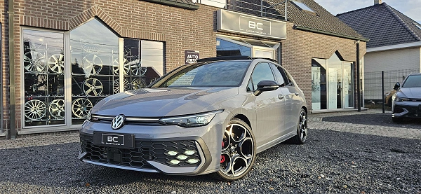 Volkswagen Golf GTI *Blackstyle* DCC, PANO, 19", ...