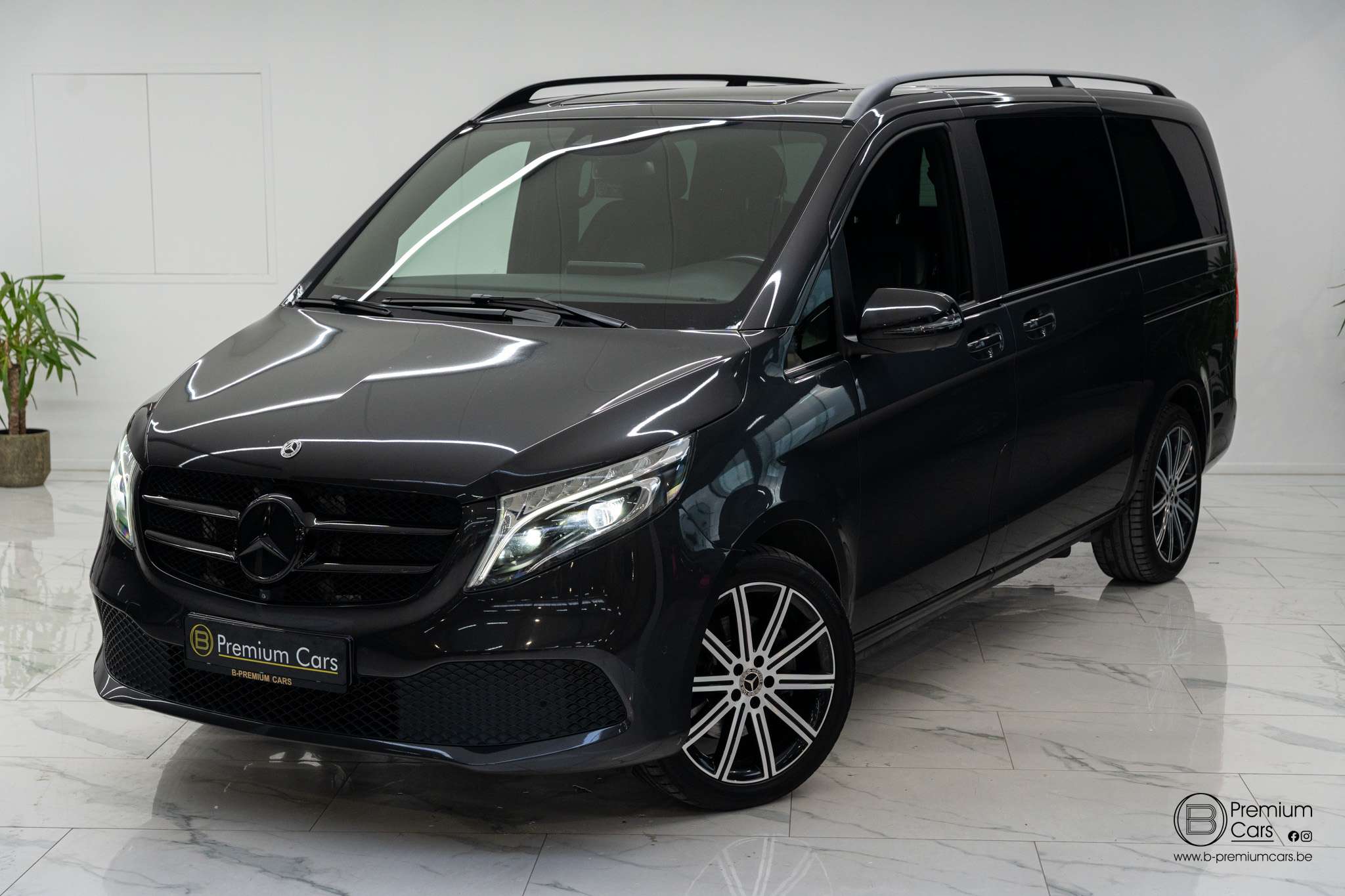 Mercedes-Benz V 300 D Avantgarde! Full options! ACC, 360, burmester, command!