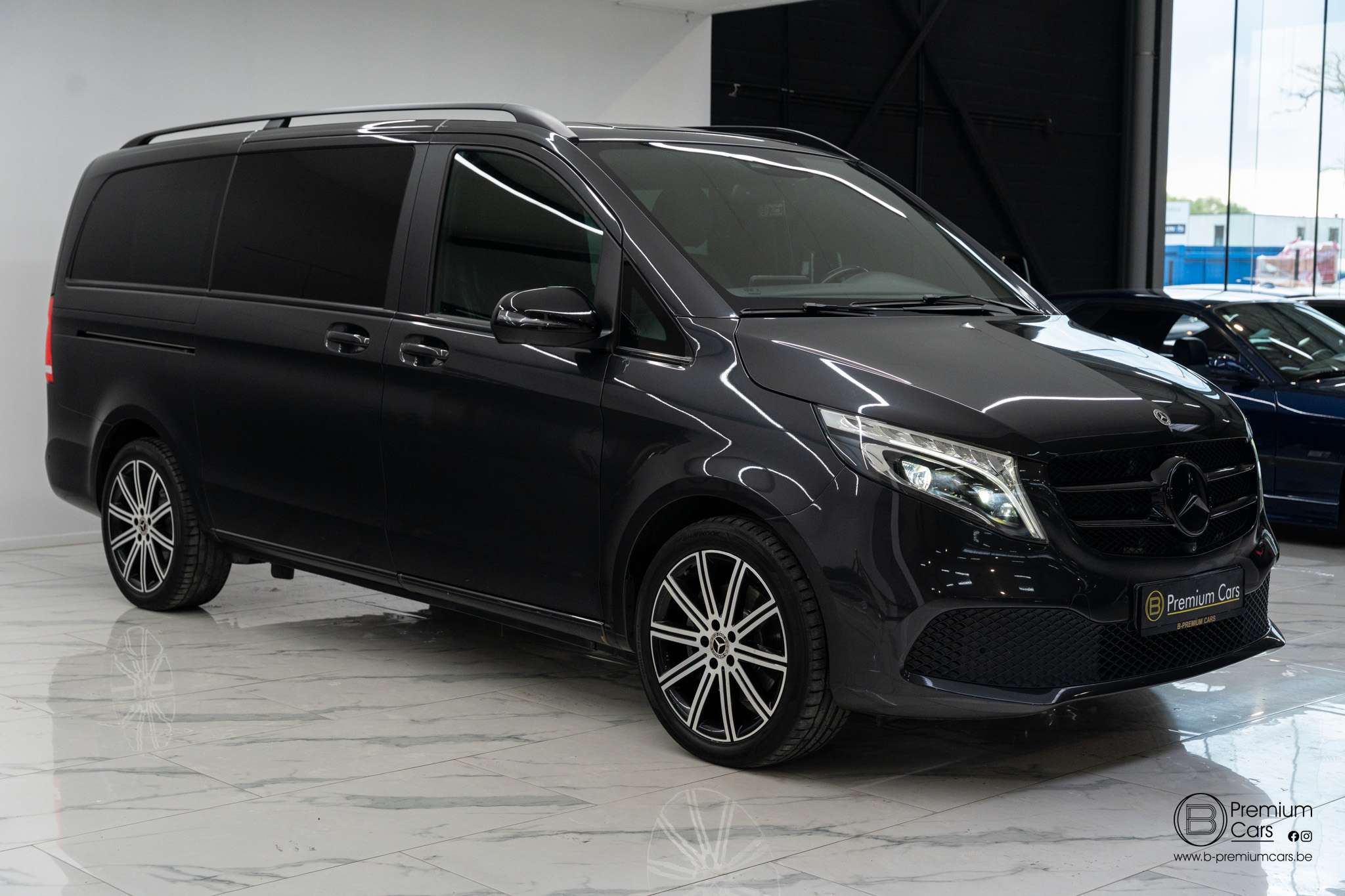 Mercedes-Benz V 300 D Avantgarde! Full options! ACC, 360, burmester, command!