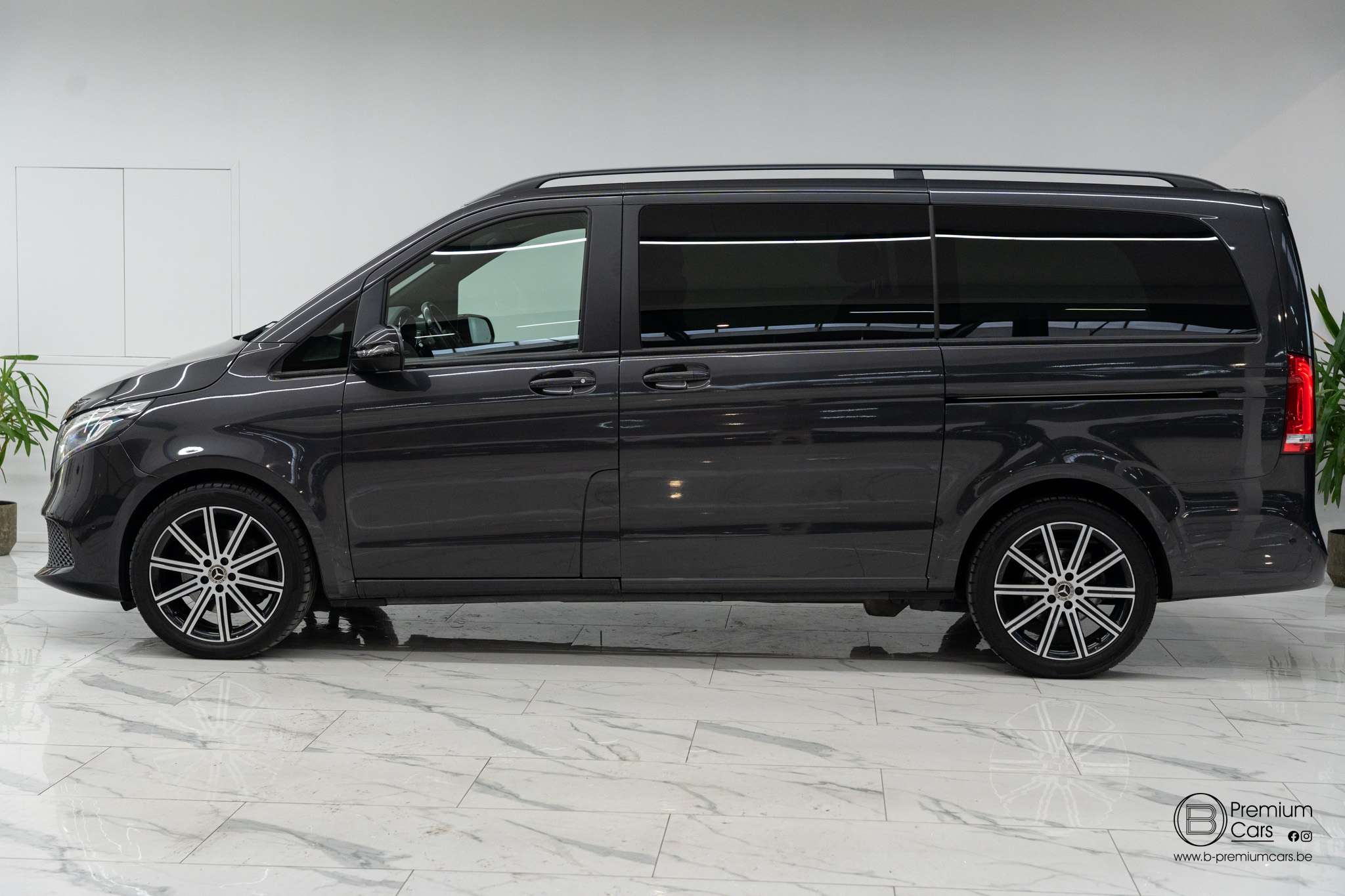 Mercedes-Benz V 300 D Avantgarde! Full options! ACC, 360, burmester, command!