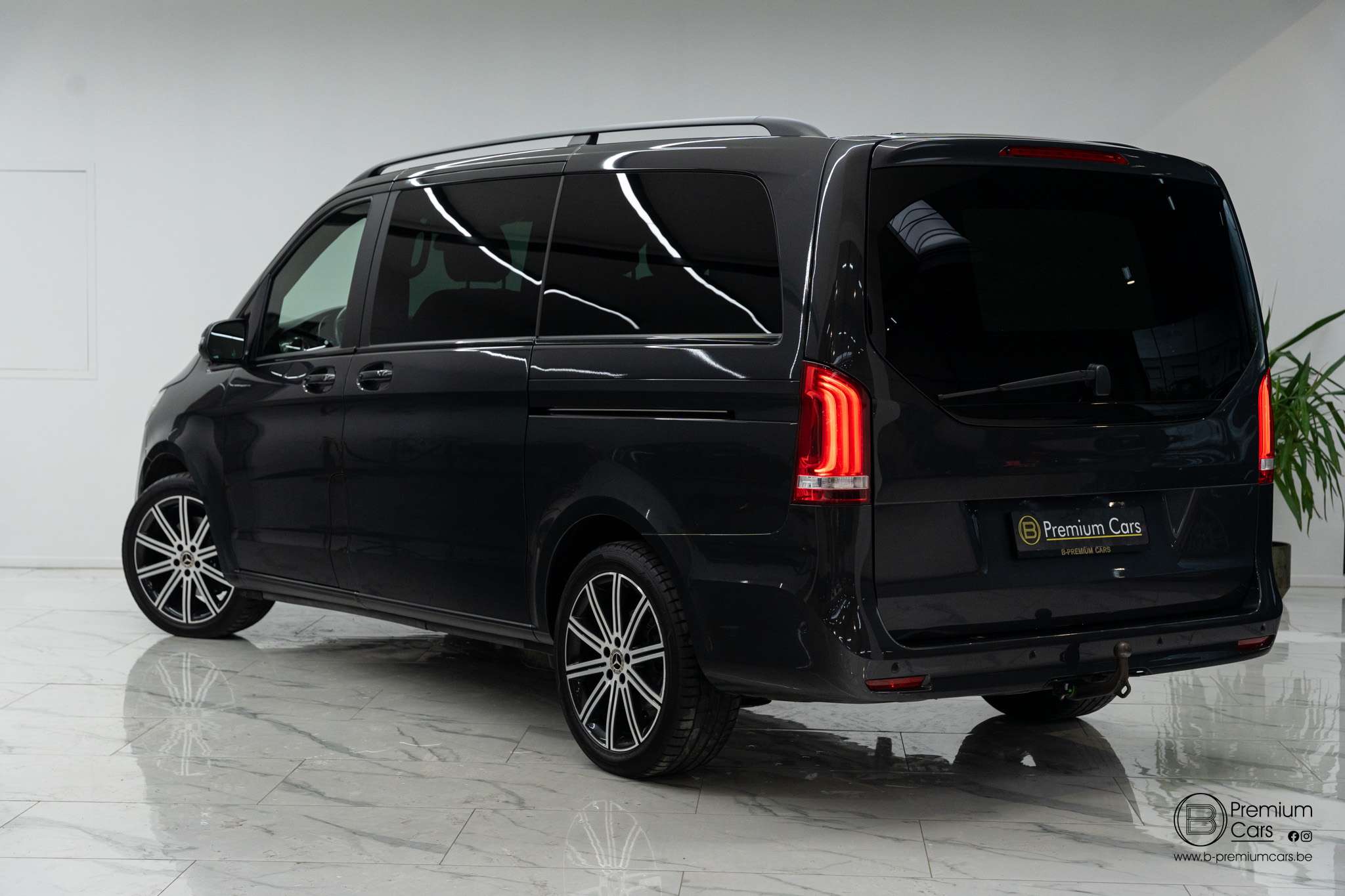Mercedes-Benz V 300 D Avantgarde! Full options! ACC, 360, burmester, command!