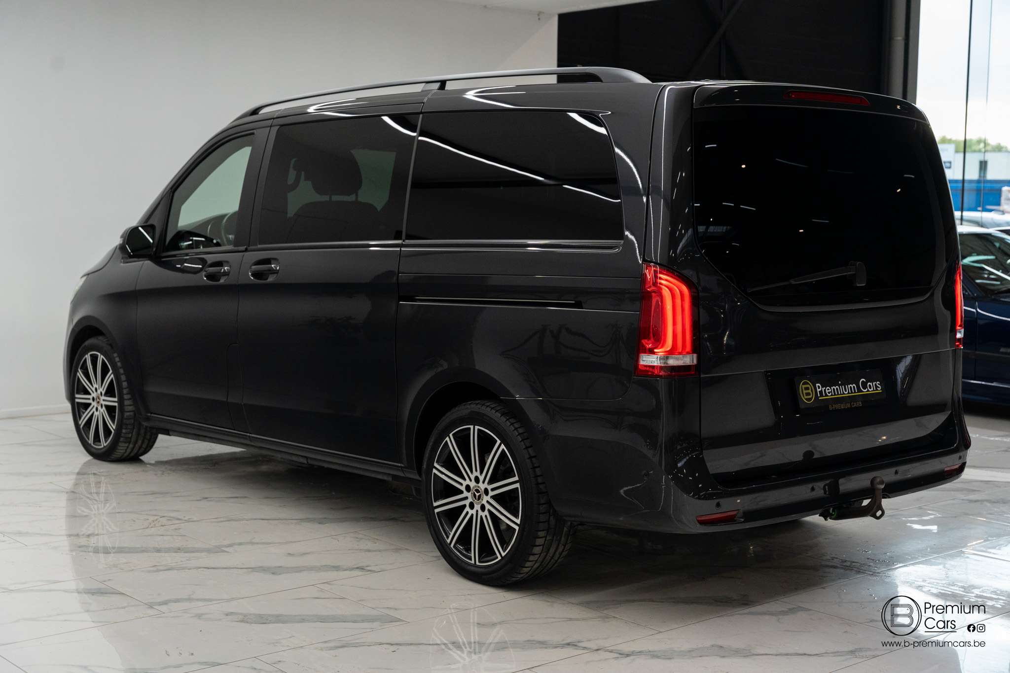 Mercedes-Benz V 300 D Avantgarde! Full options! ACC, 360, burmester, command!