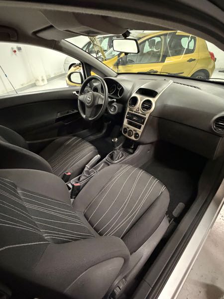 Opel Corsa III (2) 1.2 EDITION TWINPORT 3P