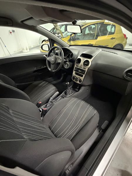 Opel Corsa III (2) 1.2 EDITION TWINPORT 3P
