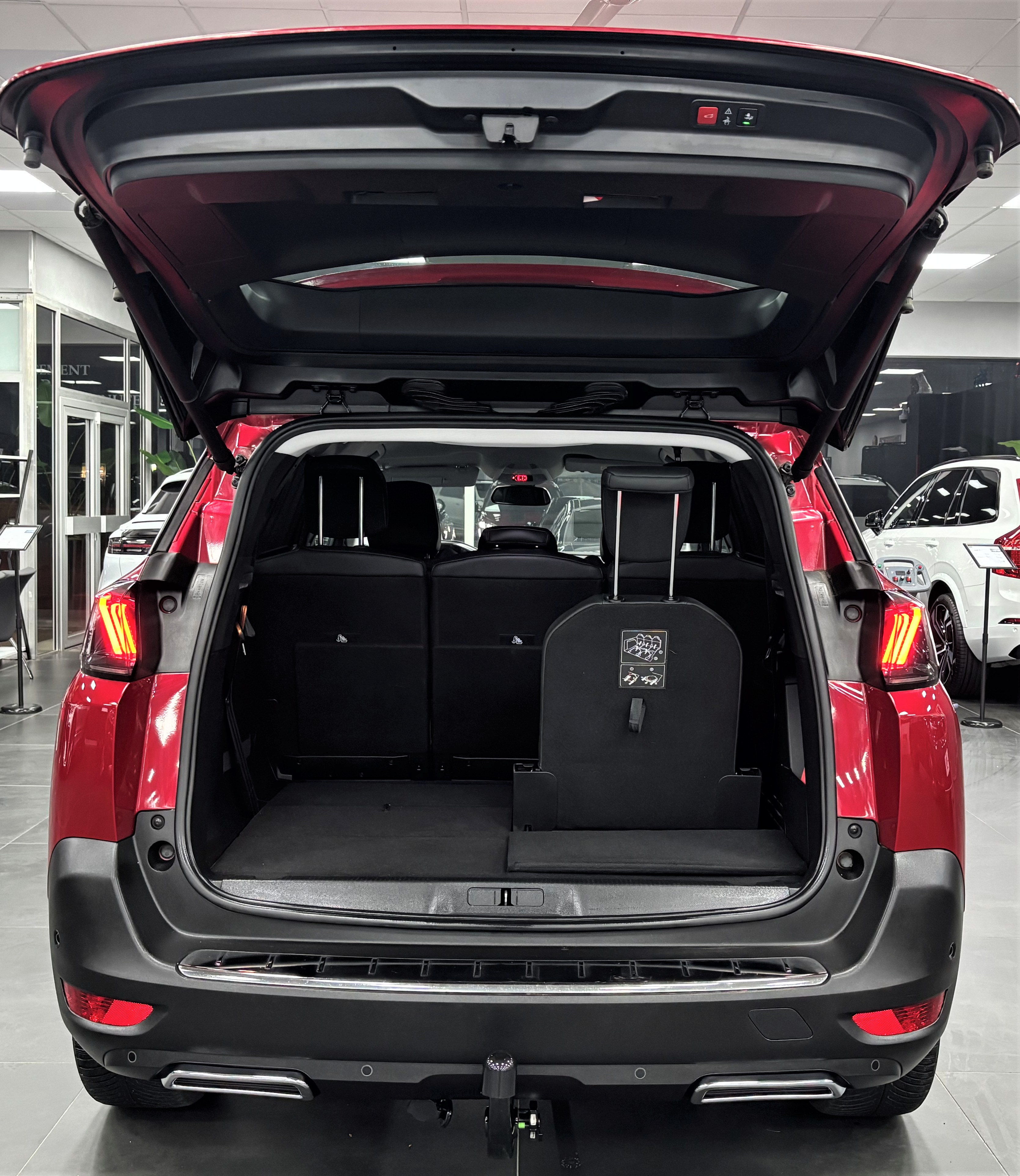 Peugeot 5008 II (2) HDI 130 Allure Pack S&S EAT8 Design' 1er Propriétaire