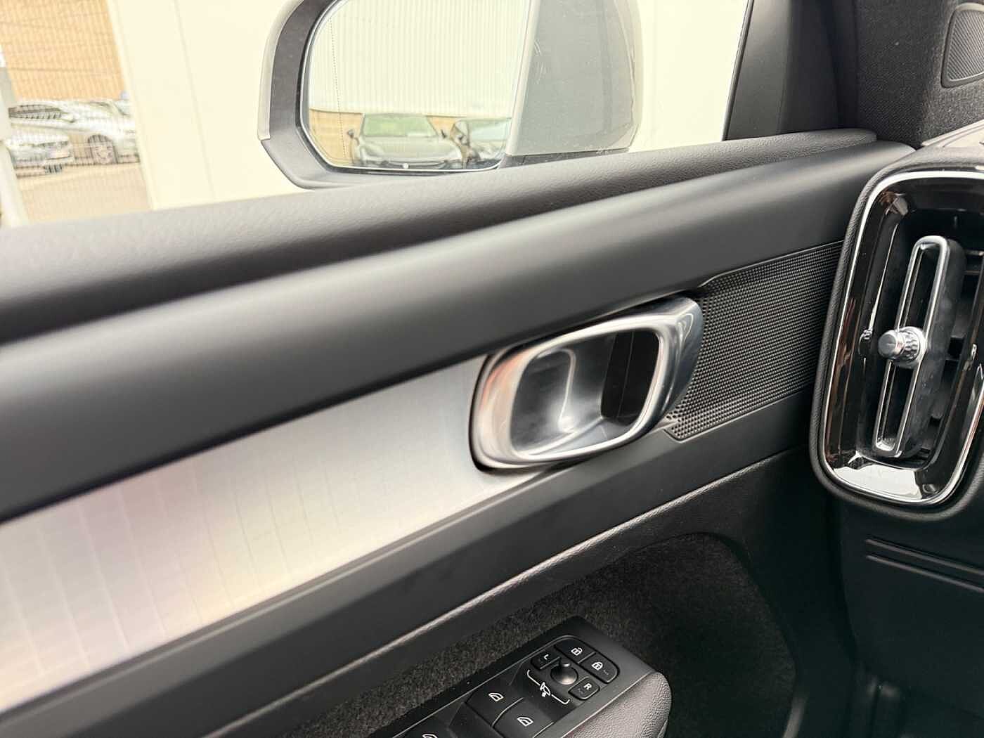 Volvo XC40 XC40 Core, B3 Mild Hybrid, Essence
