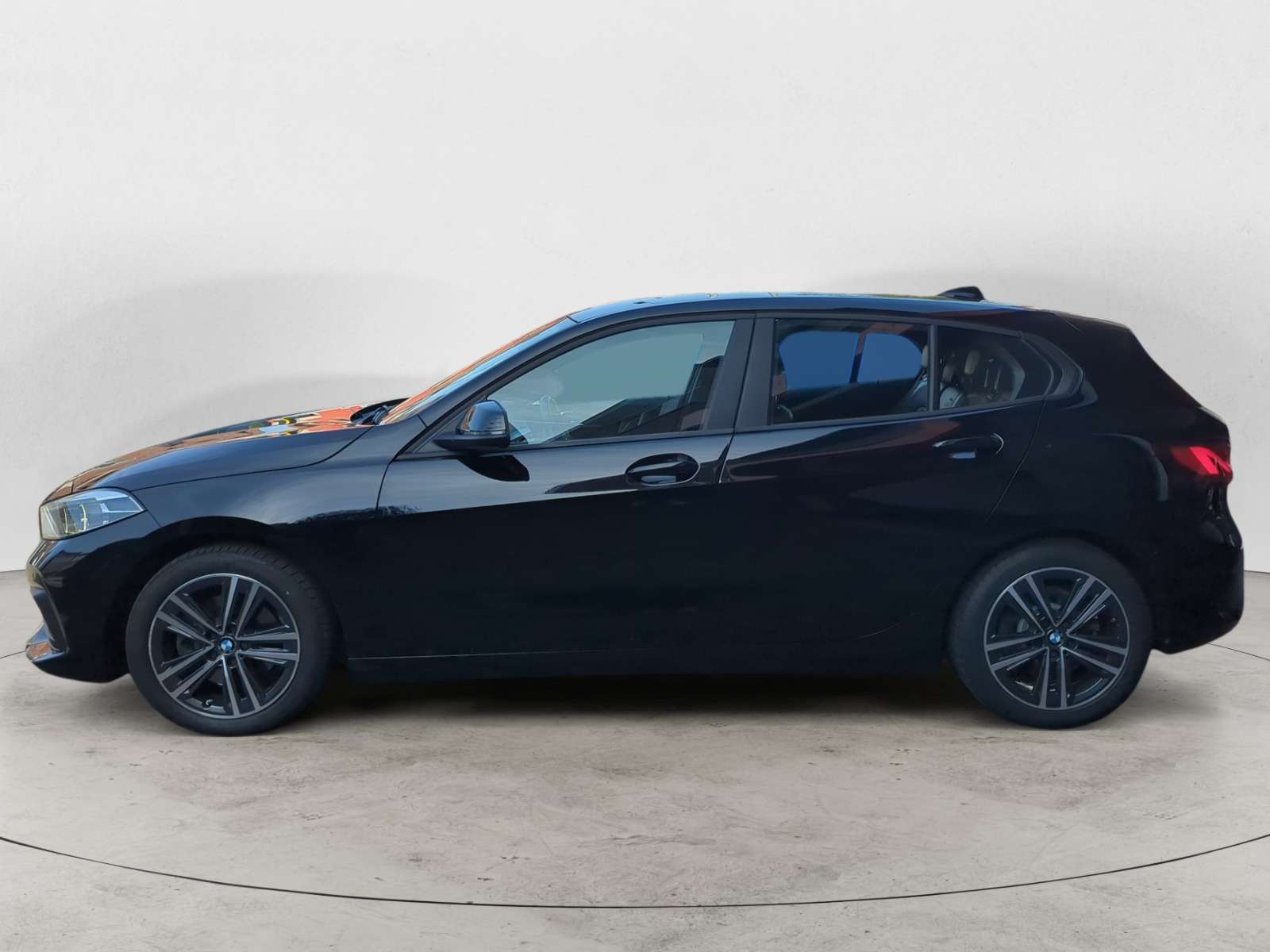 BMW 118 Sport Line / Caméra / Grand Ecran / Garantie 12 à 48 Mois