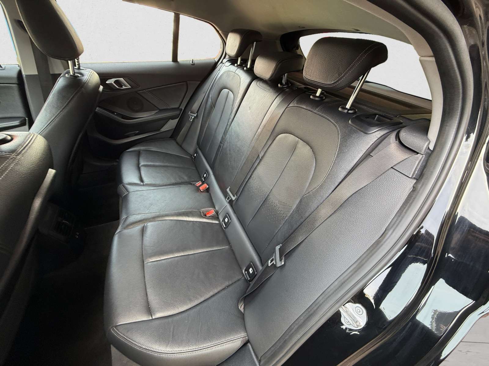 BMW 118 Sport Line / Caméra / Grand Ecran / Garantie 12 à 48 Mois
