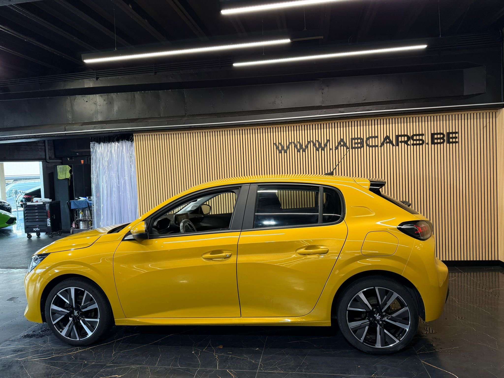 Peugeot 208 1.2i * SPORT * GARANTIE 12 MOIS * 1ER PROP *