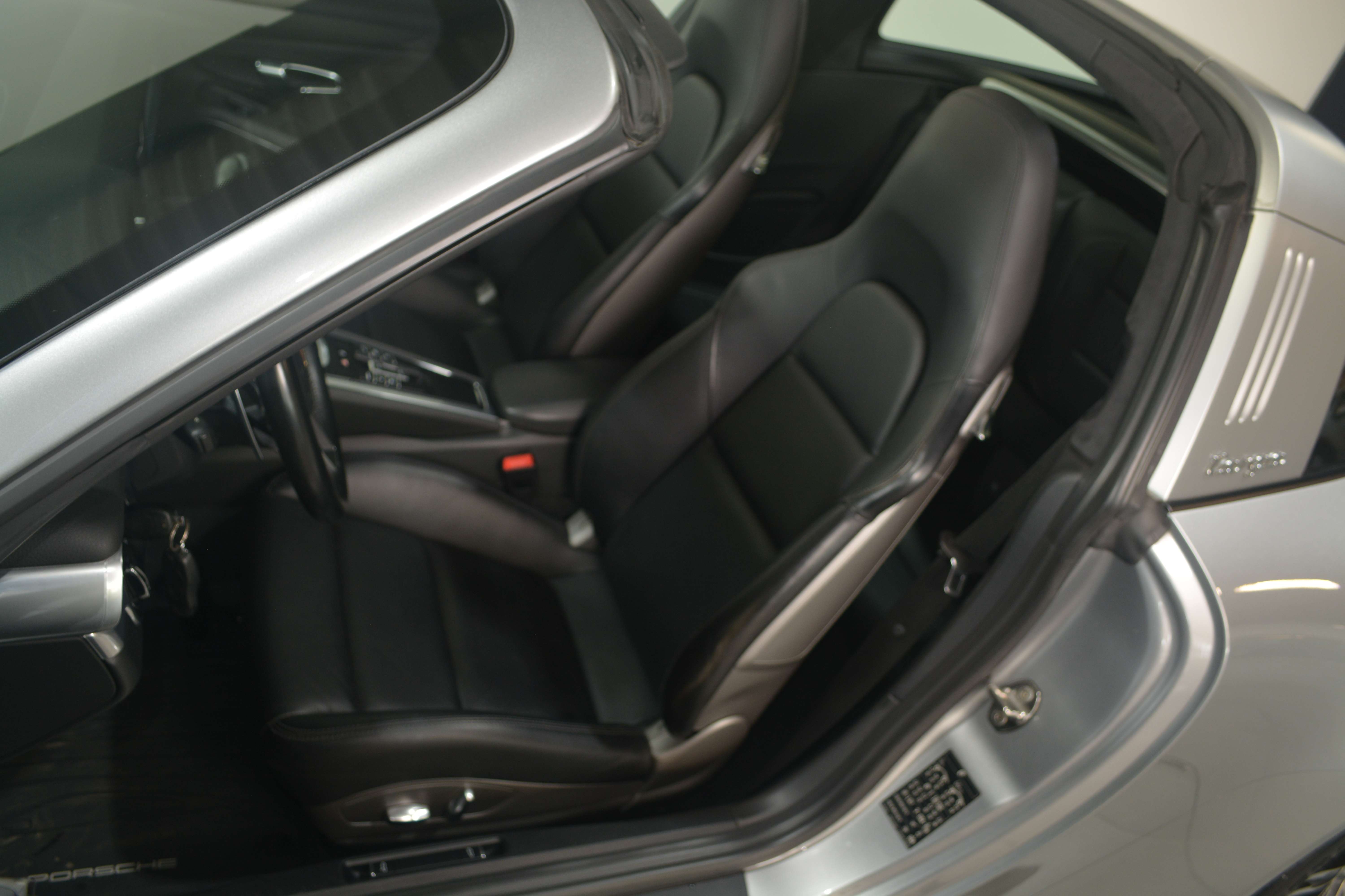 Porsche 991 3.0 L CARRERA 4 TARGA /SPORTUITLAAT / NAVI + CAMERA / 90.902 + BTW