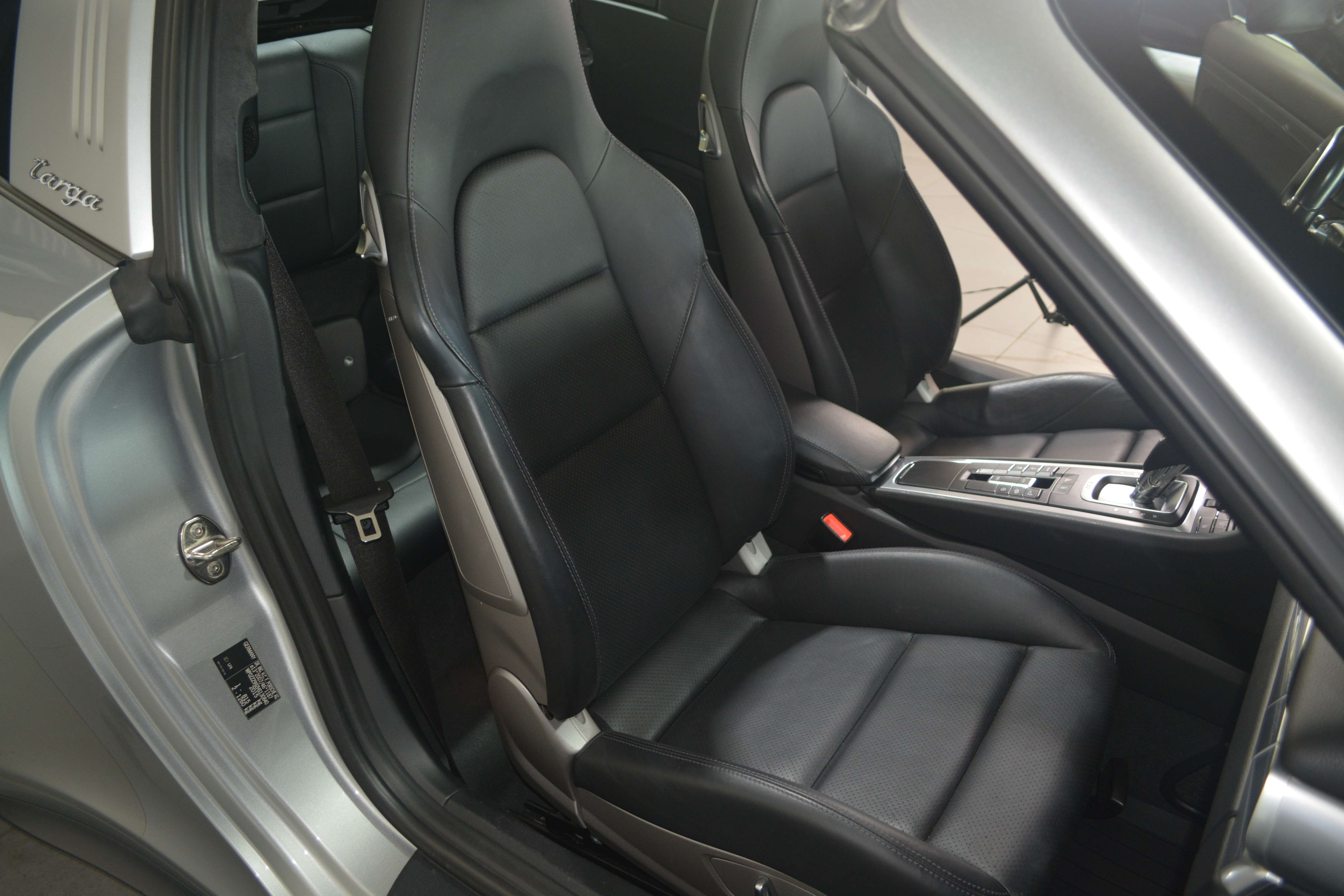 Porsche 991 3.0 L CARRERA 4 TARGA /SPORTUITLAAT / NAVI + CAMERA / 90.902 + BTW