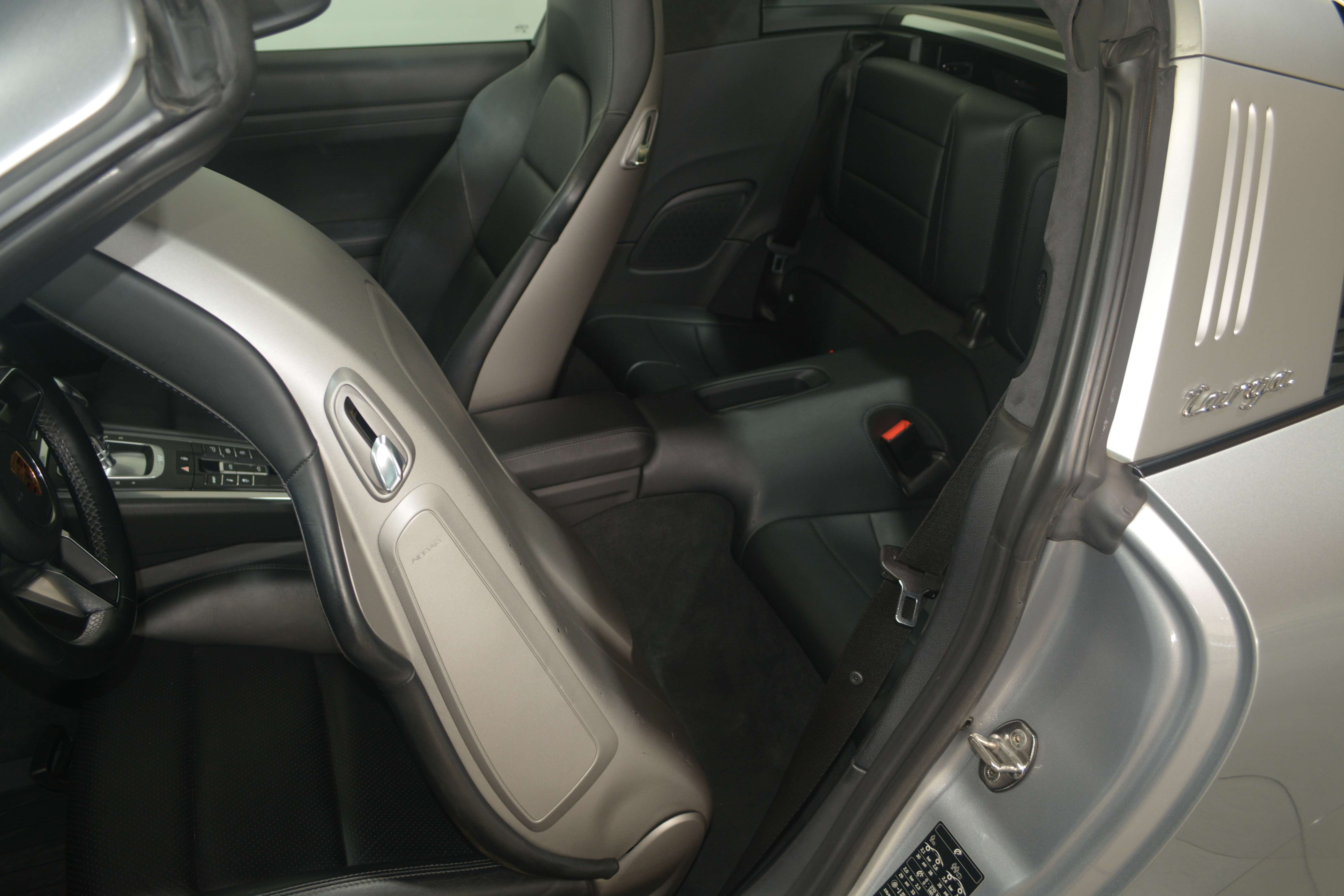 Porsche 991 3.0 L CARRERA 4 TARGA /SPORTUITLAAT / NAVI + CAMERA / 90.902 + BTW