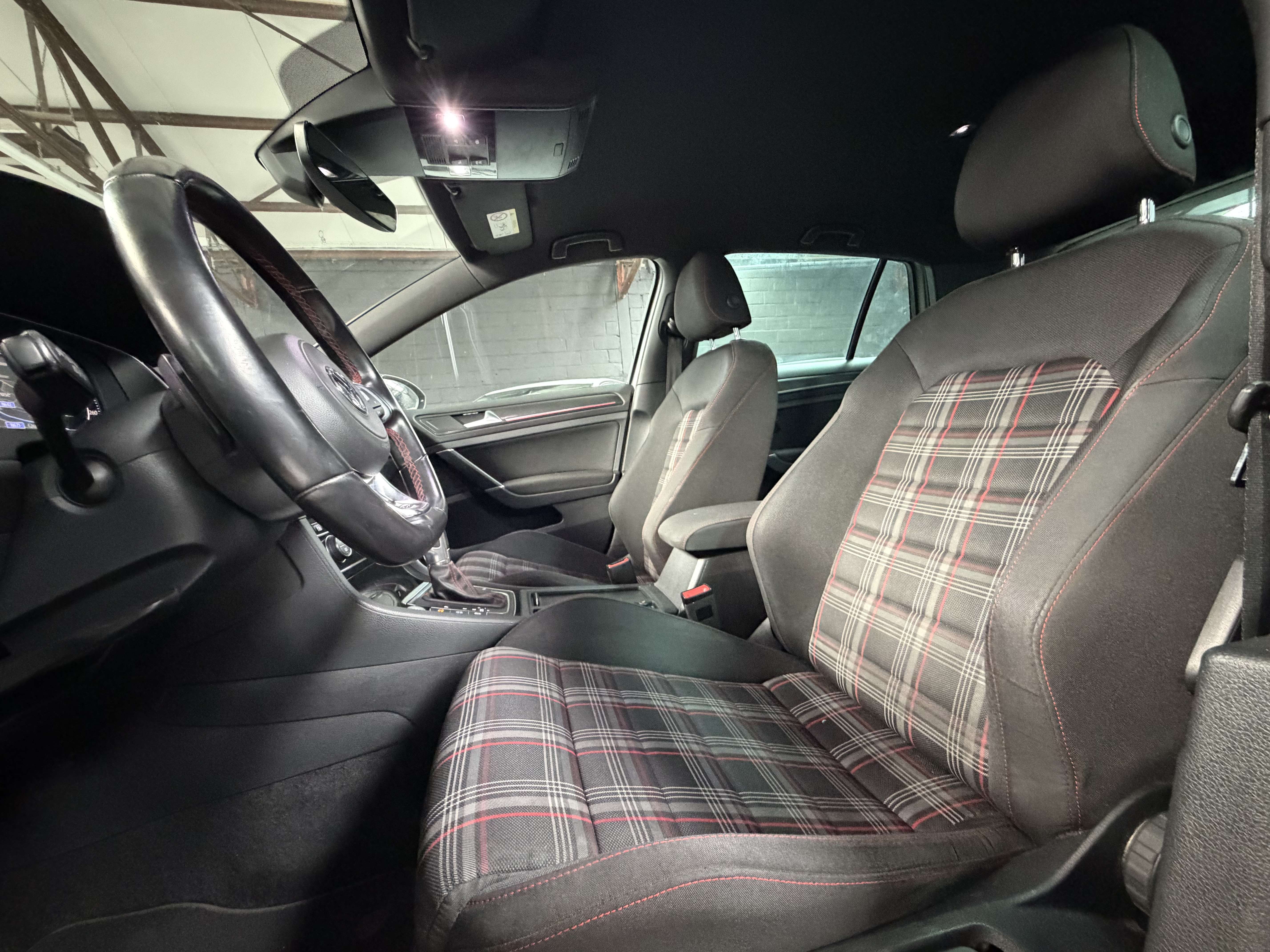 Volkswagen Golf GTI 2.0 TSI DSG * CARPLAY * COCKPIT * PRETORIA * CLIM