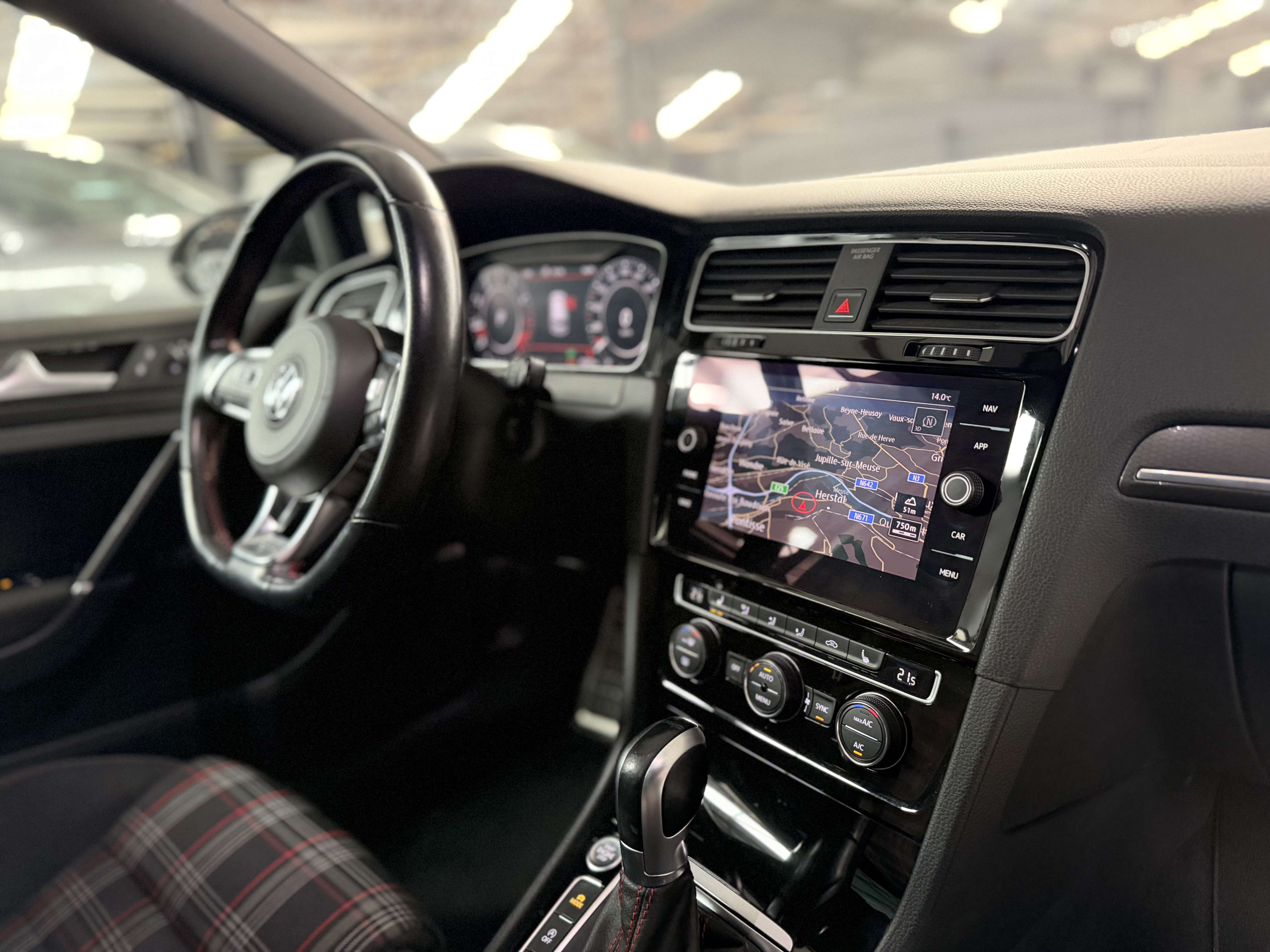 Volkswagen Golf GTI 2.0 TSI DSG * CARPLAY * COCKPIT * PRETORIA * CLIM