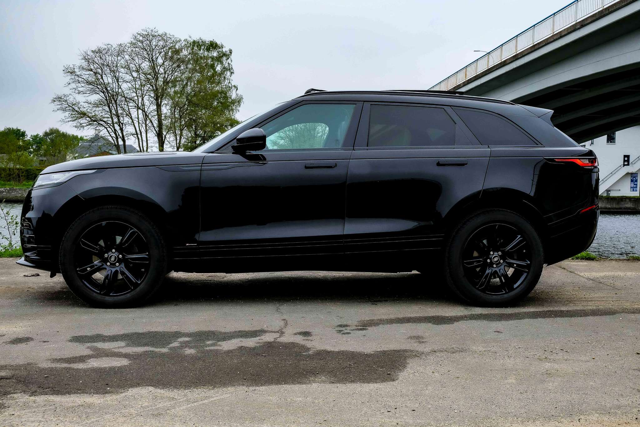 Land Rover Range Rover Velar R-Dynamic S 241pk OpenDak Meridian Historiek
