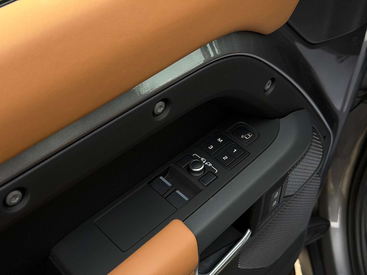 Land Rover Defender P300 KAHN PANO MERIDIAN 360°CAM VERWAMD EN GEVENTILEERD LEDER