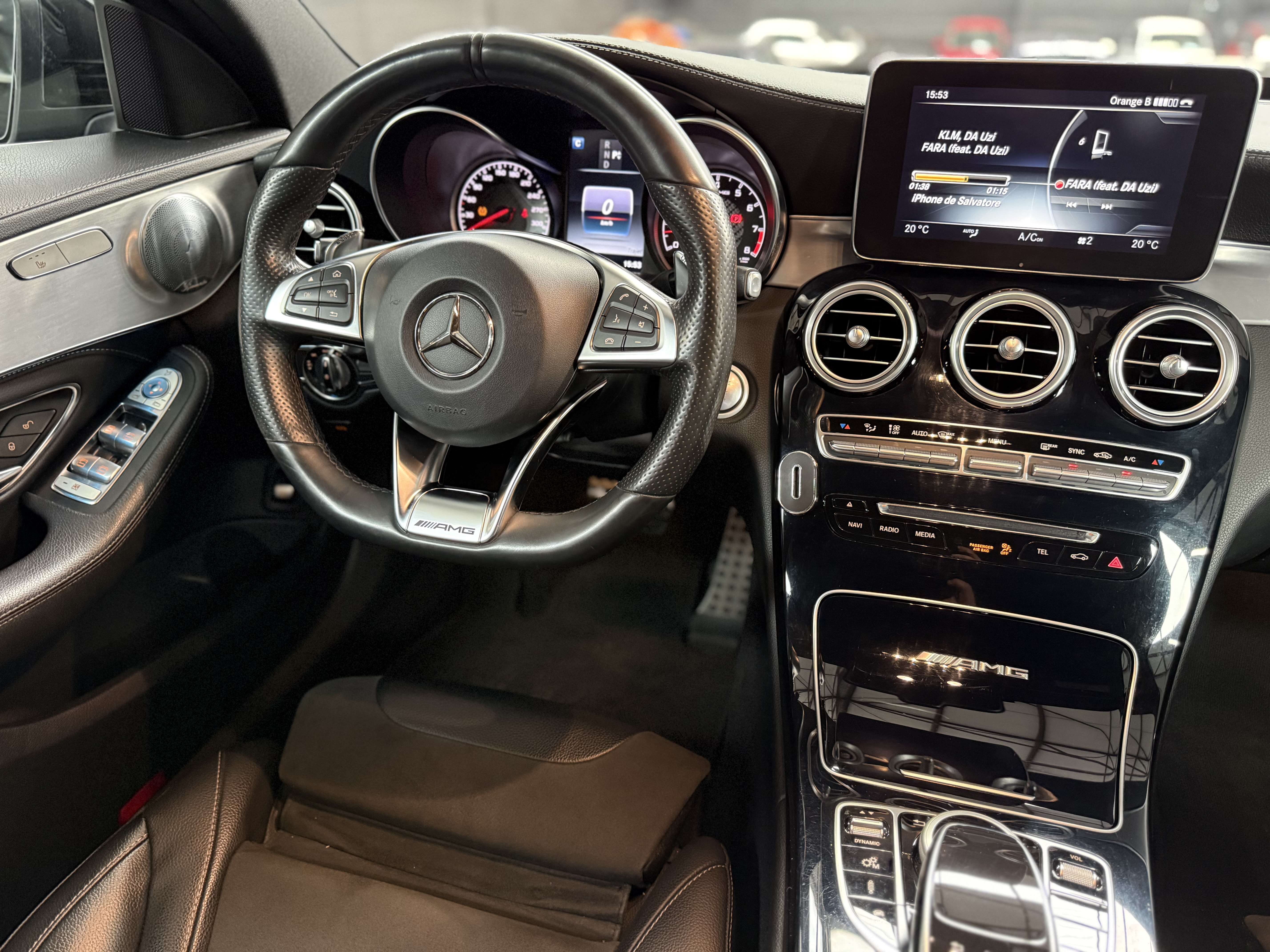 Mercedes-Benz C 63 AMG CARNET COMPLET * CAMERA 360 * BURMESTER * SIEGE CH