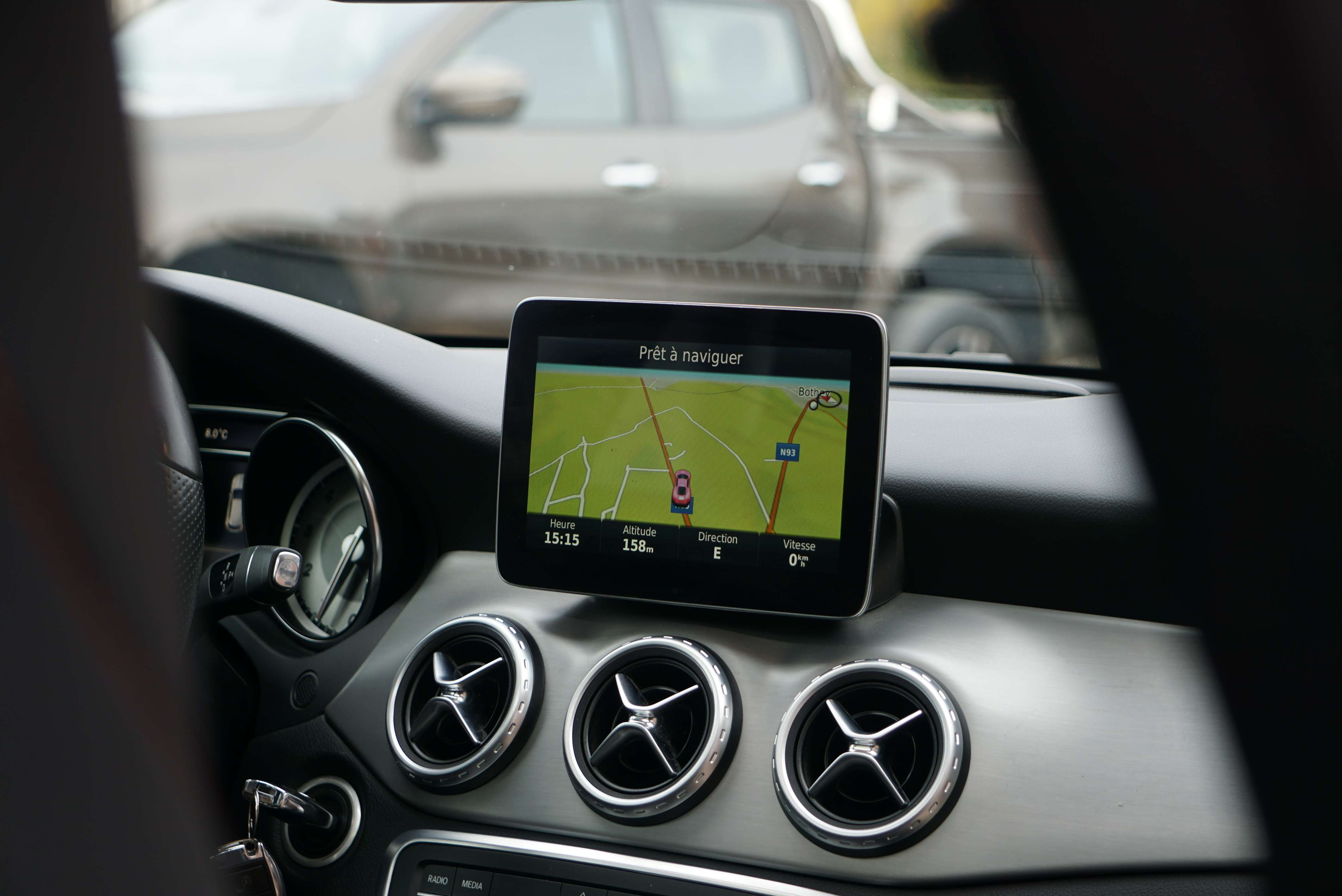 Mercedes-Benz GLA 180 ESSENCE PACK AMG 6B BOITE-AUTO 1er MAIN TOIT-PANO