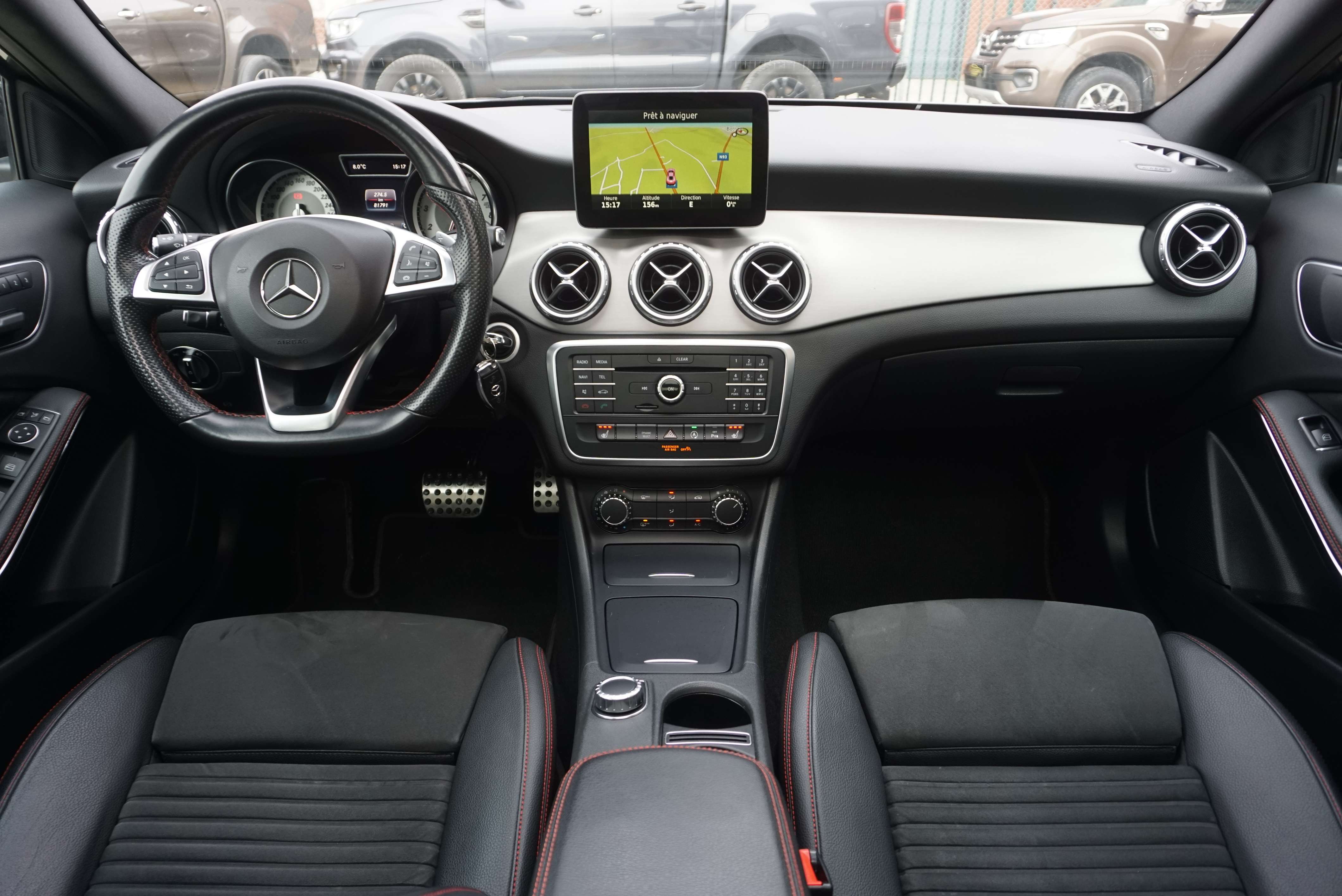 Mercedes-Benz GLA 180 ESSENCE PACK AMG 6B BOITE-AUTO 1er MAIN TOIT-PANO