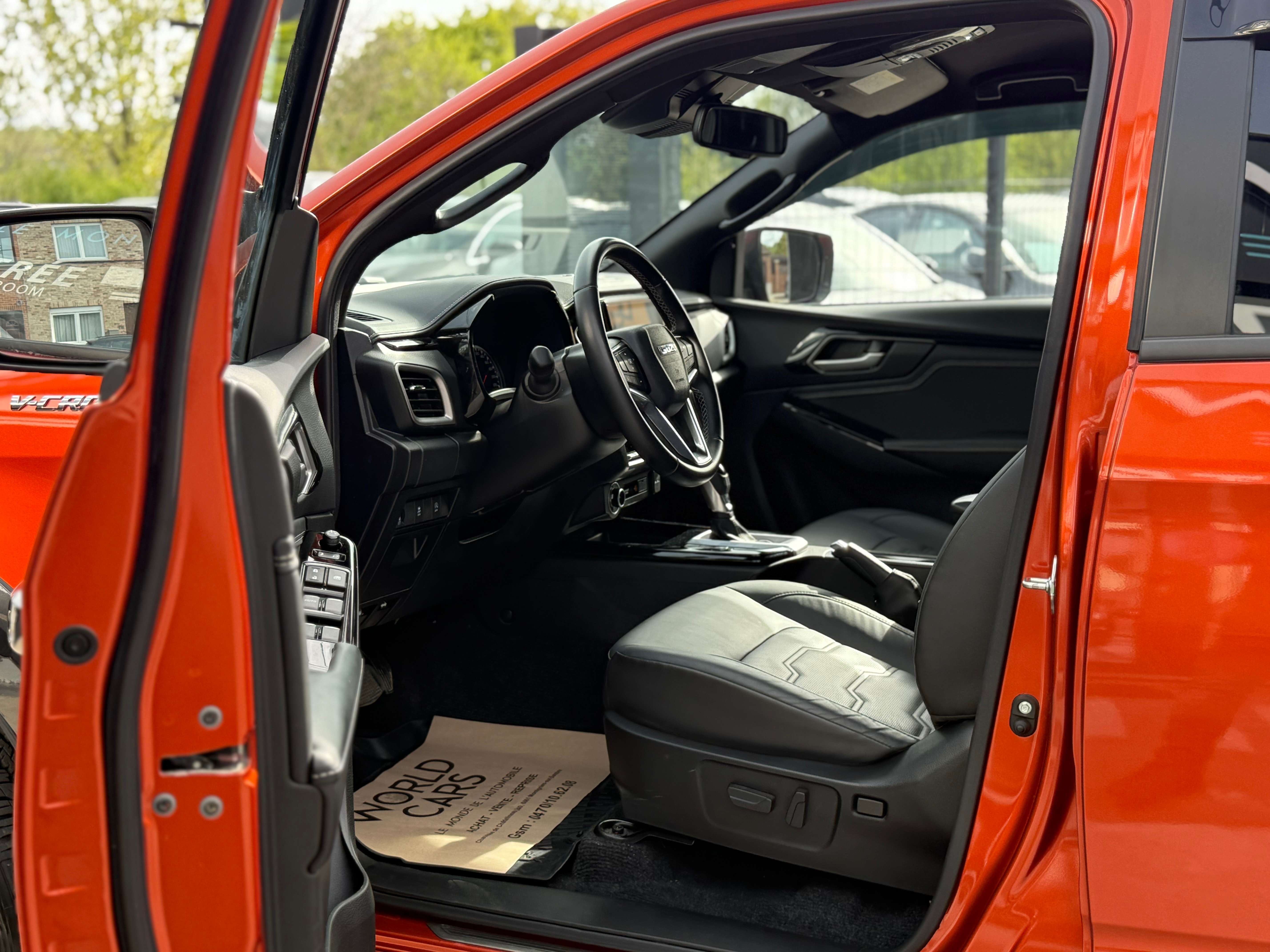 Isuzu D-Max 1.9 Turbo D 4WD V-CROSS - KEYLESS - CAMERA - ANGLE MORT - LINE ASS - DISTRONIC - FULL OPTION - GARANTIE CONSTRUCTEUR 2029