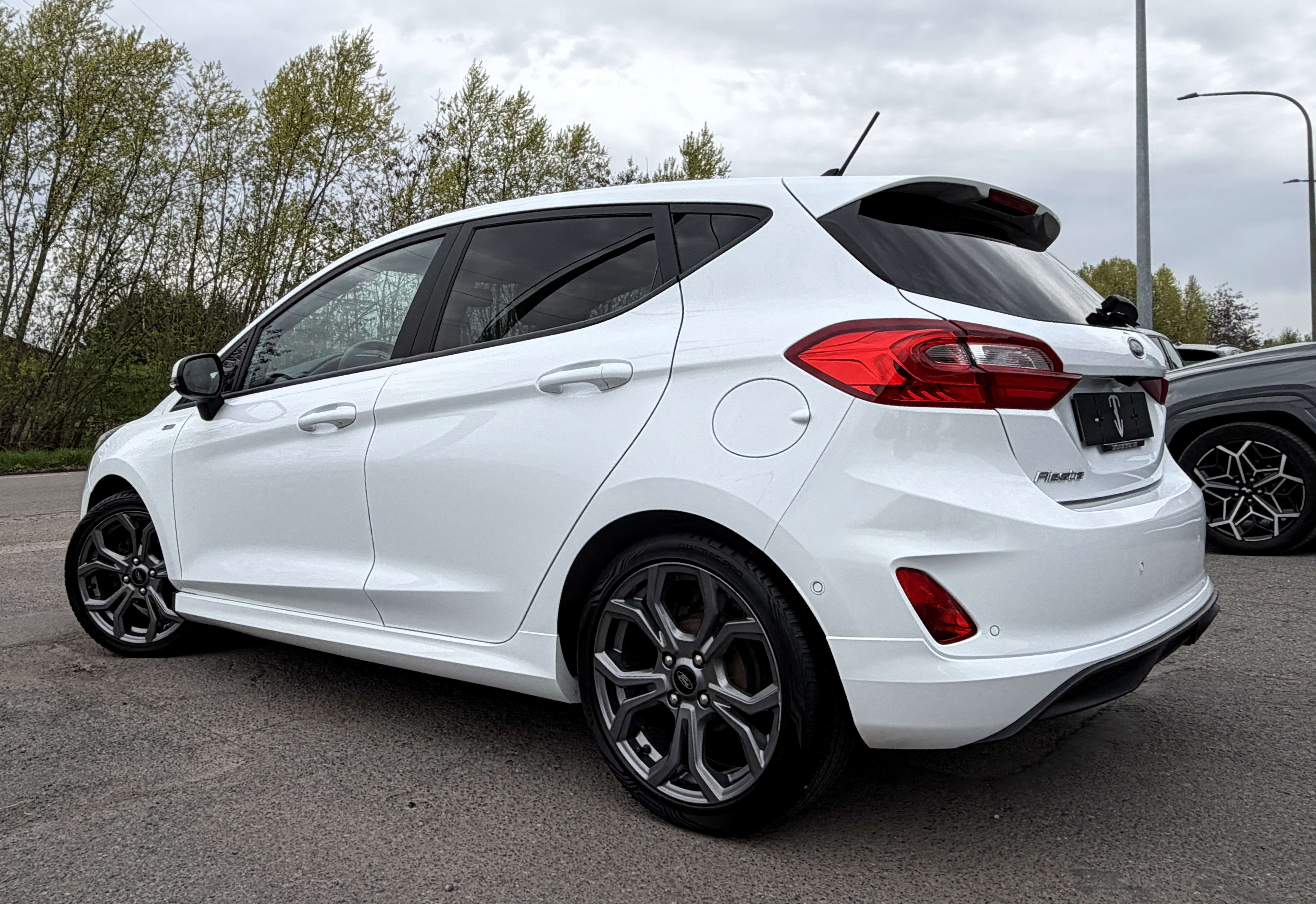 Ford Fiesta 1.0 EcoBoost ST-Line Boite AUTO/NAVI/CARPLAY/CAMERA/PARK ASSIST
