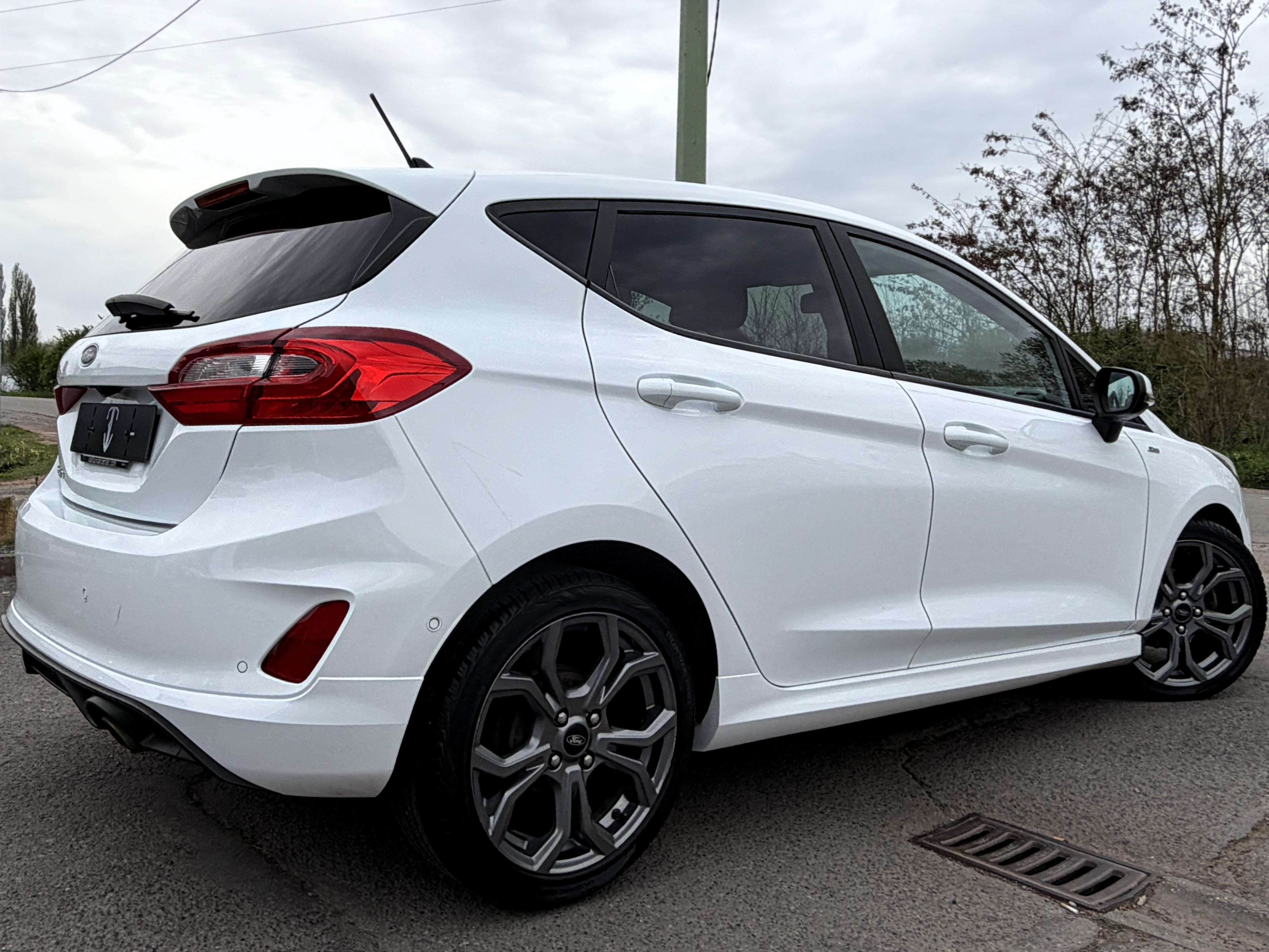 Ford Fiesta 1.0 EcoBoost ST-Line Boite AUTO/NAVI/CARPLAY/CAMERA/PARK ASSIST