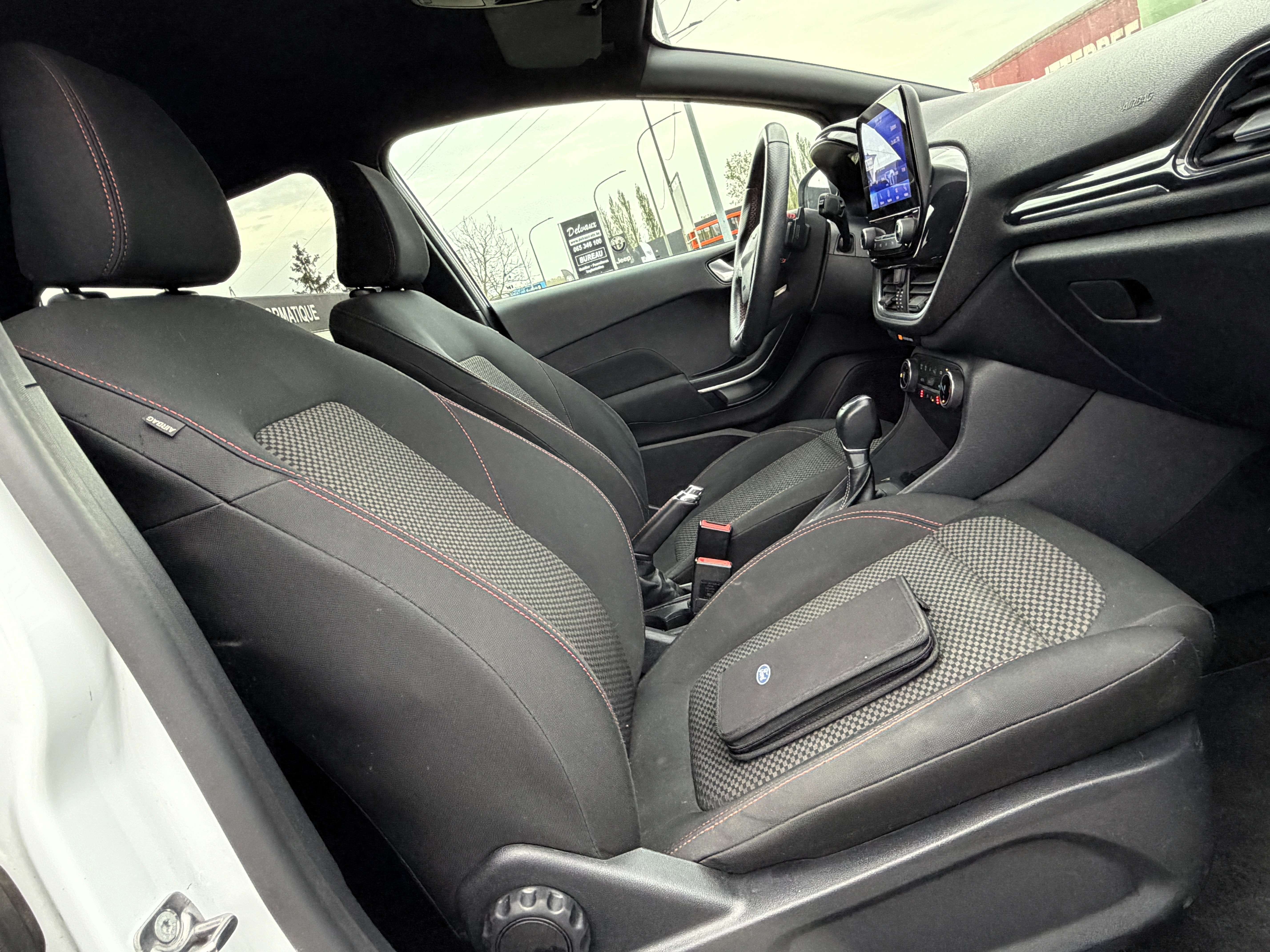 Ford Fiesta 1.0 EcoBoost ST-Line Boite AUTO/NAVI/CARPLAY/CAMERA/PARK ASSIST
