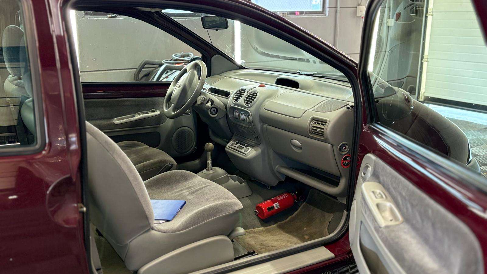 Renault Twingo 1.2i benzine AUTOMATIQUE bj. 2001 amper 34000km