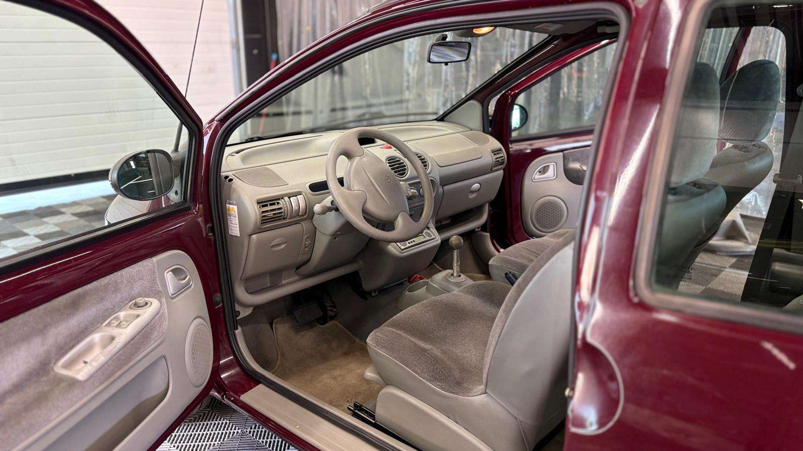 Renault Twingo 1.2i benzine AUTOMATIQUE bj. 2001 amper 34000km